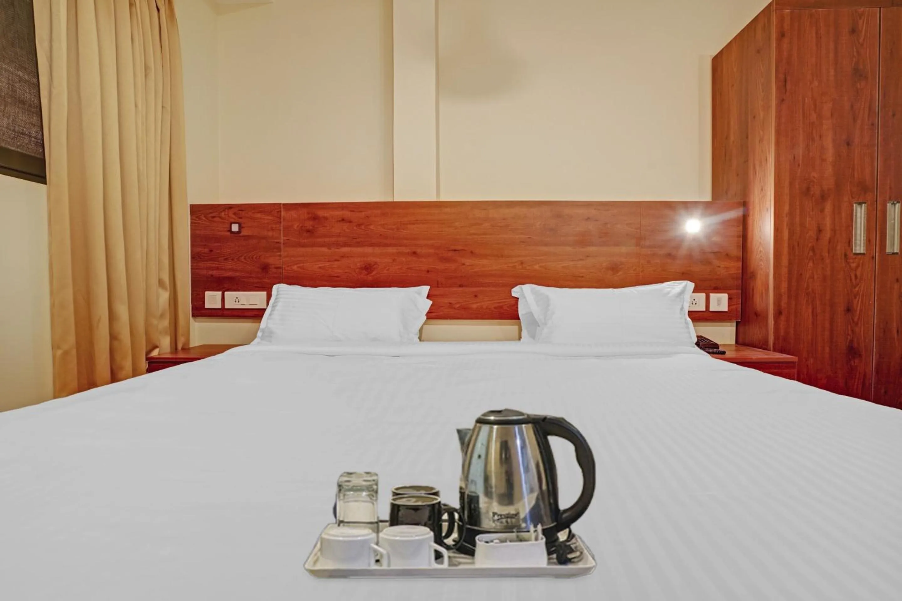 Bathroom, Bed in Super Townhouse Edasserys Sea Pearl