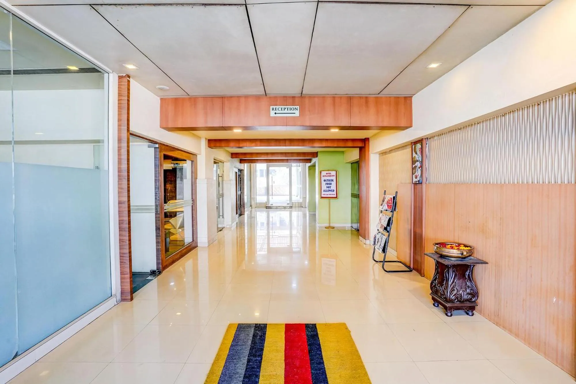 Lobby or reception in FabHotel Devanshi Inn