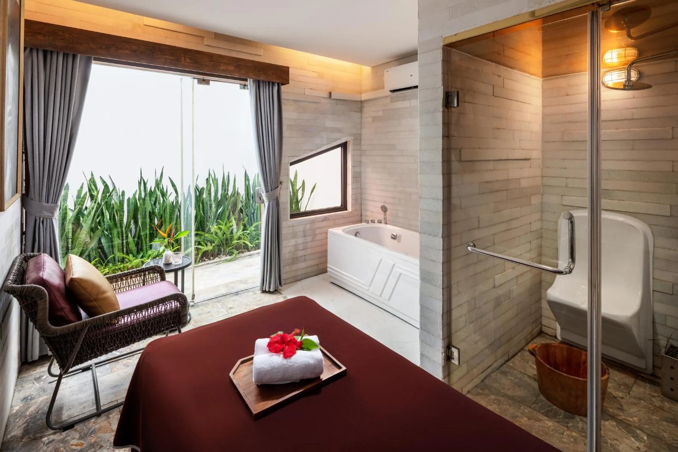 Massage in Ravatel Style Hotel Bac Giang