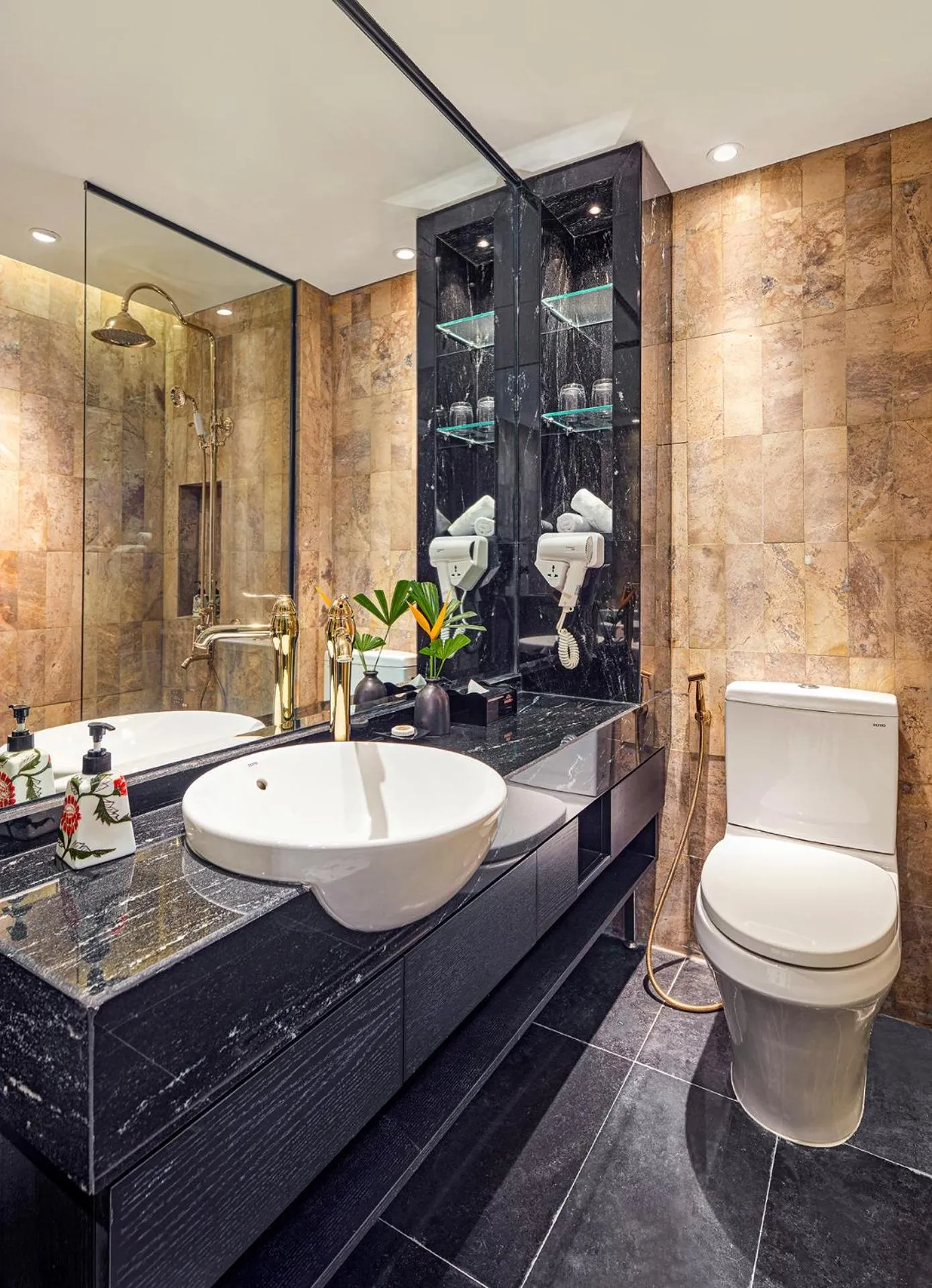 Bathroom in Ravatel Style Hotel Bac Giang