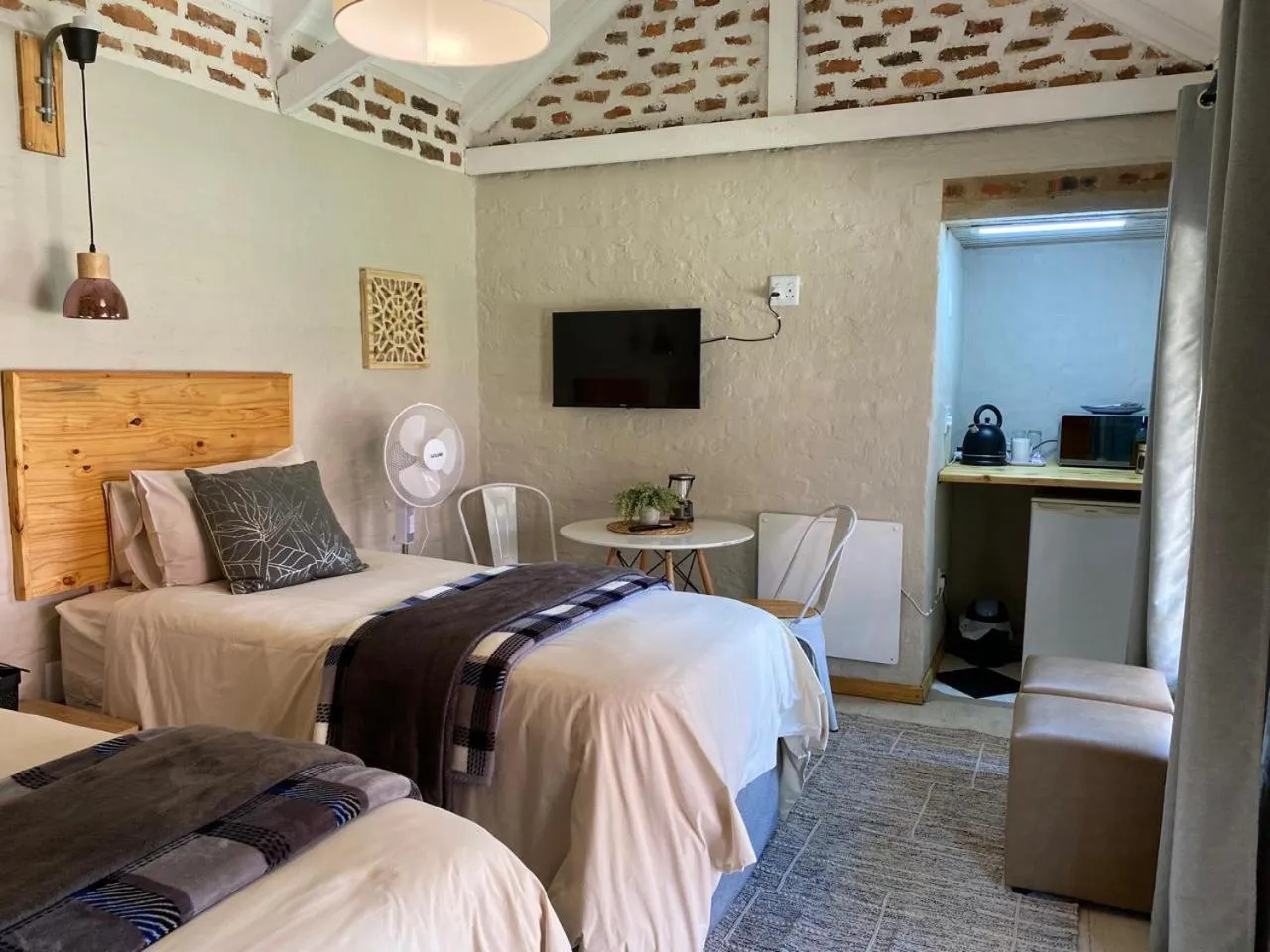 Bedroom, Bed in The Stables At Critchley