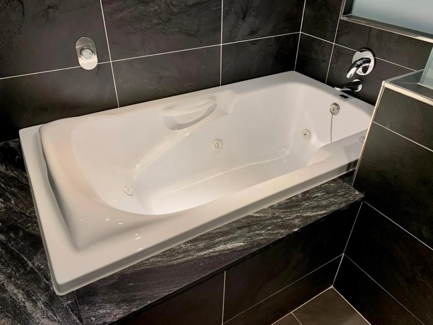 Bath in Bentley Hotel