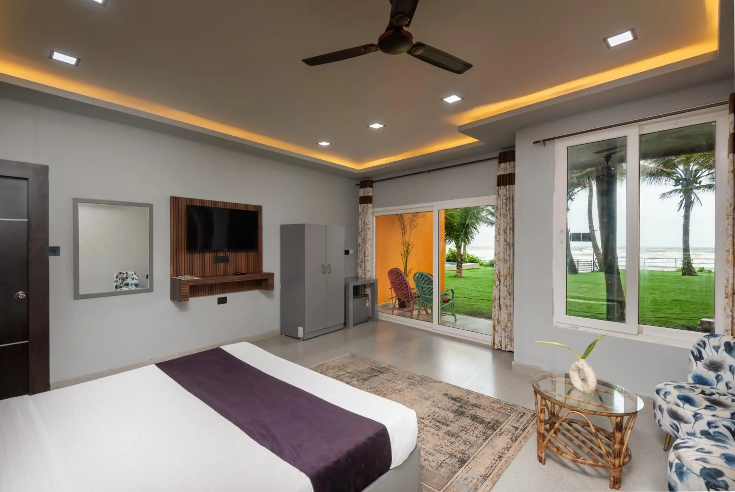 Deluxe Double Room with Sea View in Amadi Beach Front Resort Deluxe Double Room with Sea View in Amadi Beach Front Resort