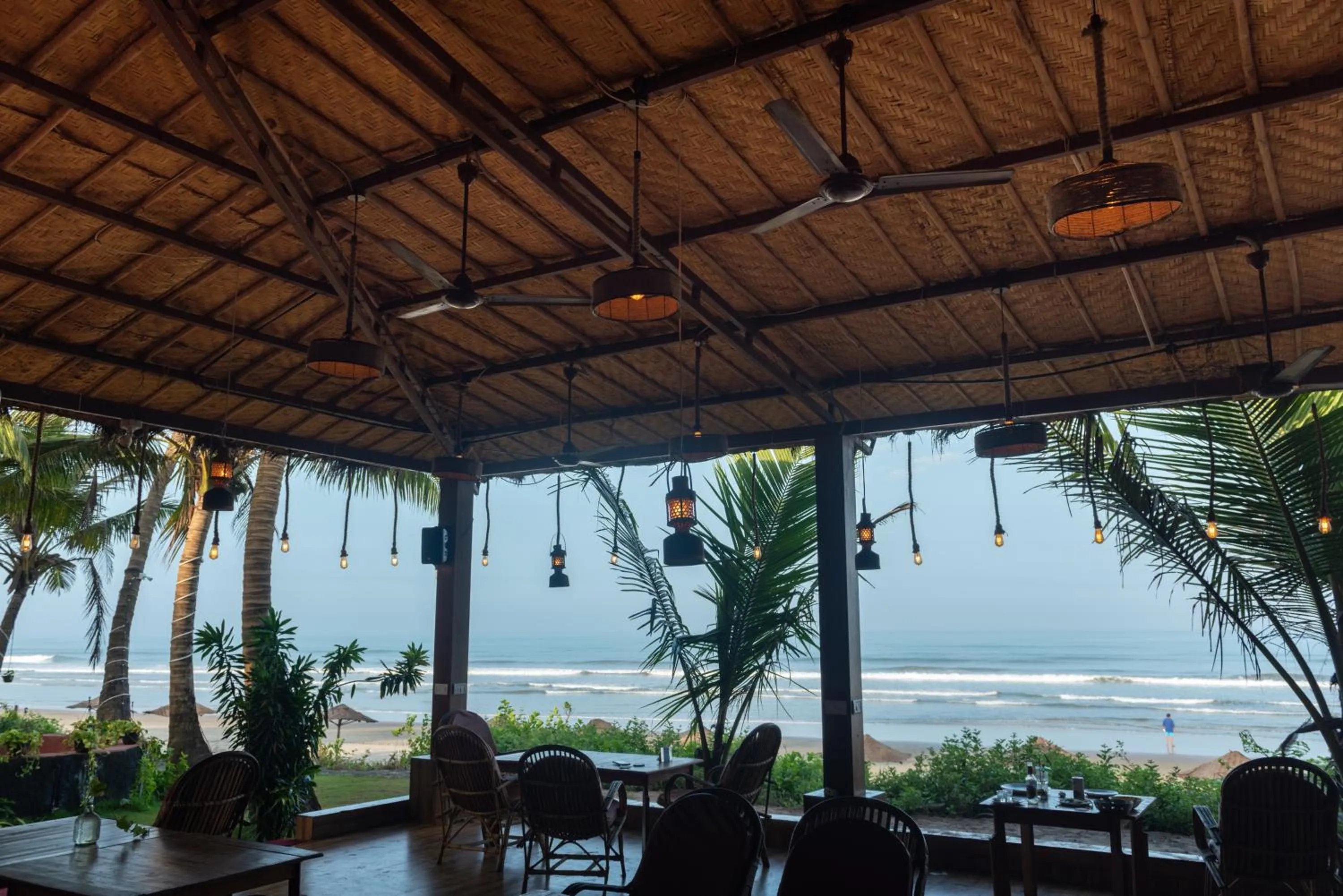 Restaurant/places to eat in Amadi Beach Front Resort