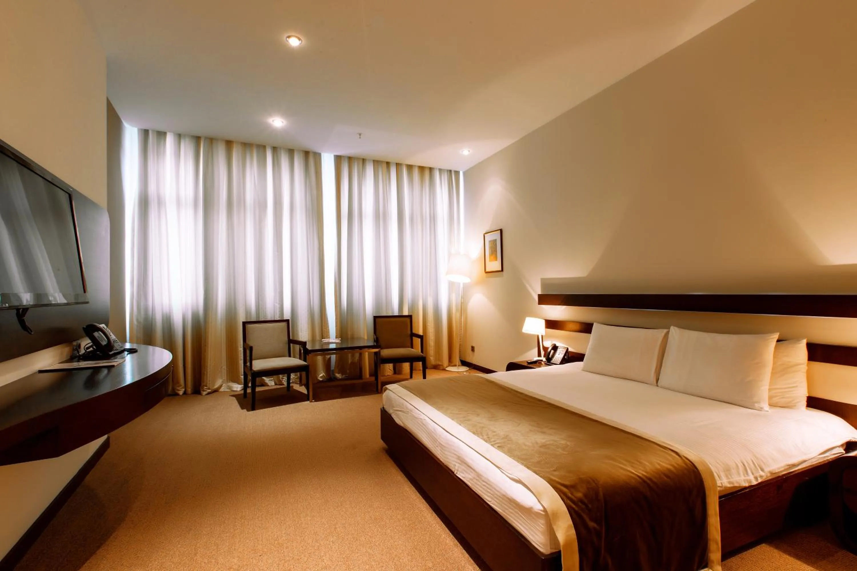 Photo of the whole room, Bed in Zirve Hotel