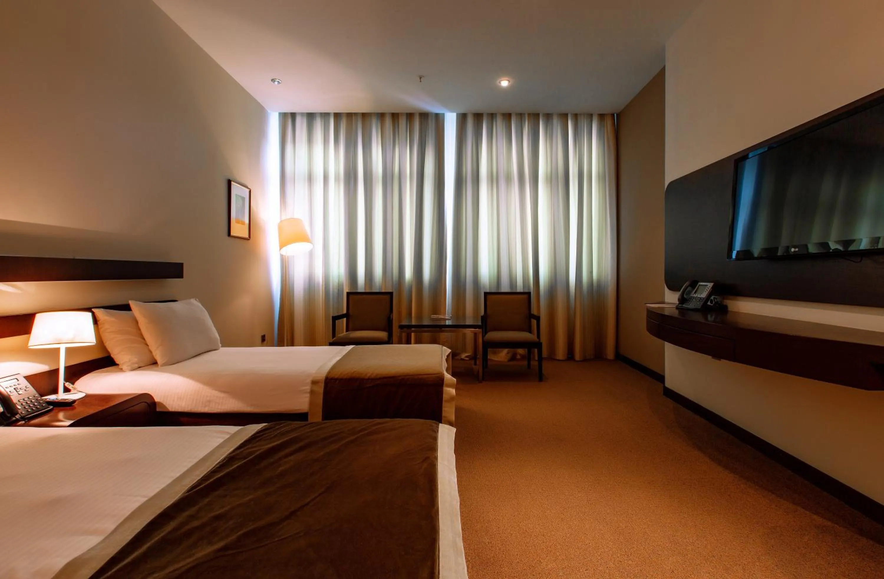 Photo of the whole room, Bed in Zirve Hotel