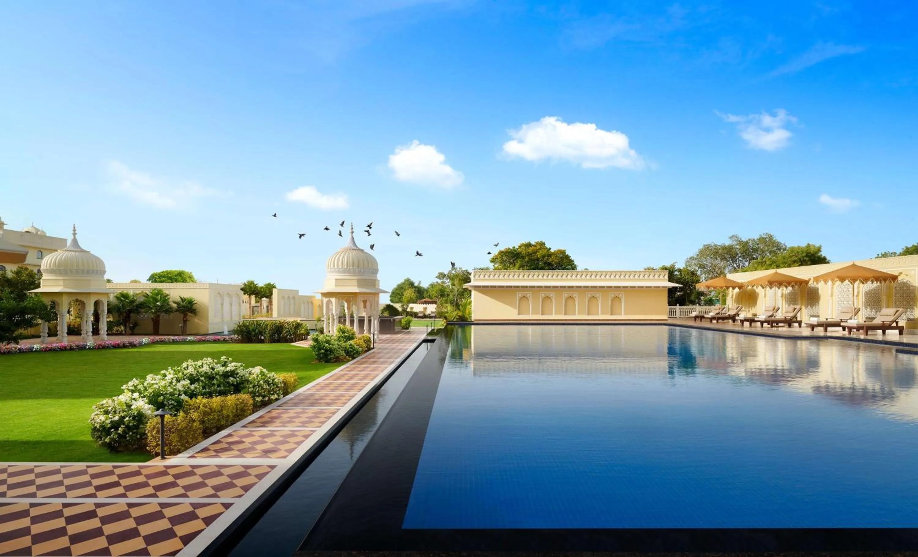 Swimming pool in Hyatt Regency Jaipur Mansarovar
