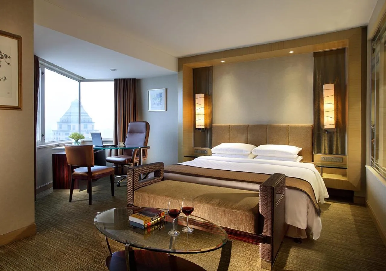 Bedroom, Bed in Beijing New Century Hotel