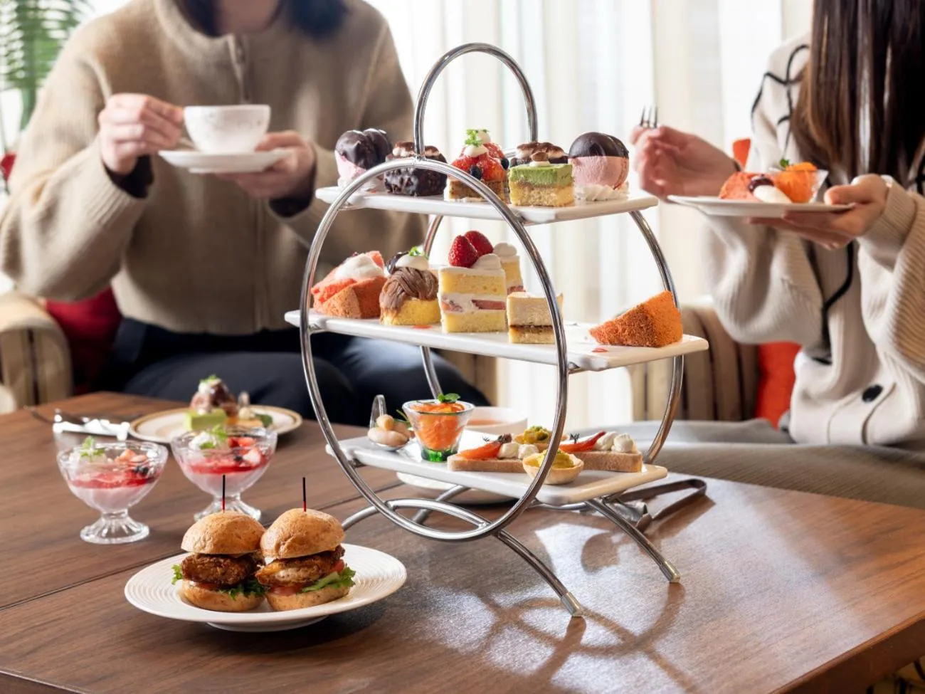 Lounge or bar in ANA Crowne Plaza Akita by IHG