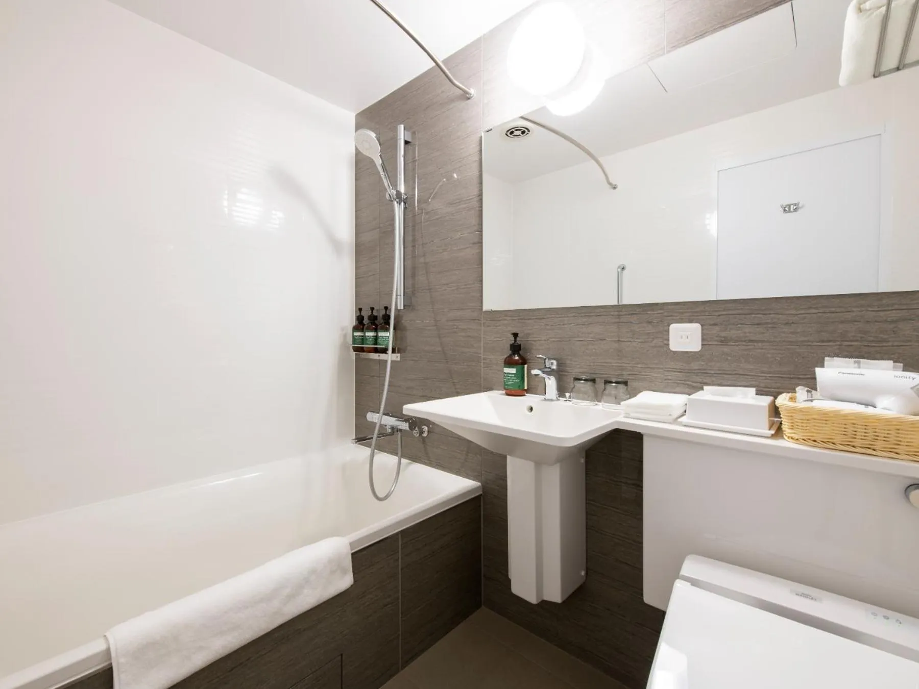 Shower in ANA Crowne Plaza Akita by IHG