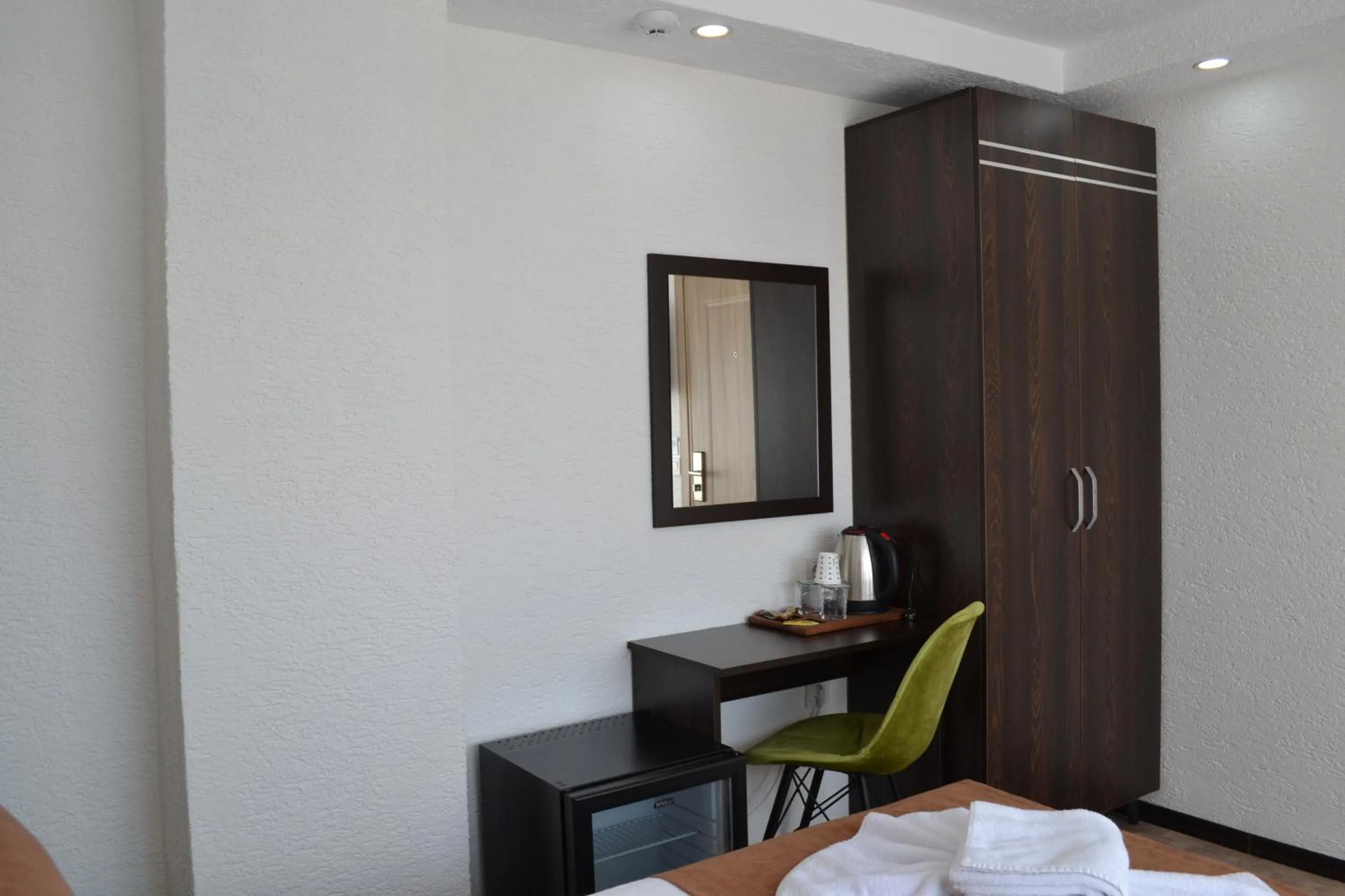 Coffee/tea facilities, Bed in HOTEL GLOBAL 2022