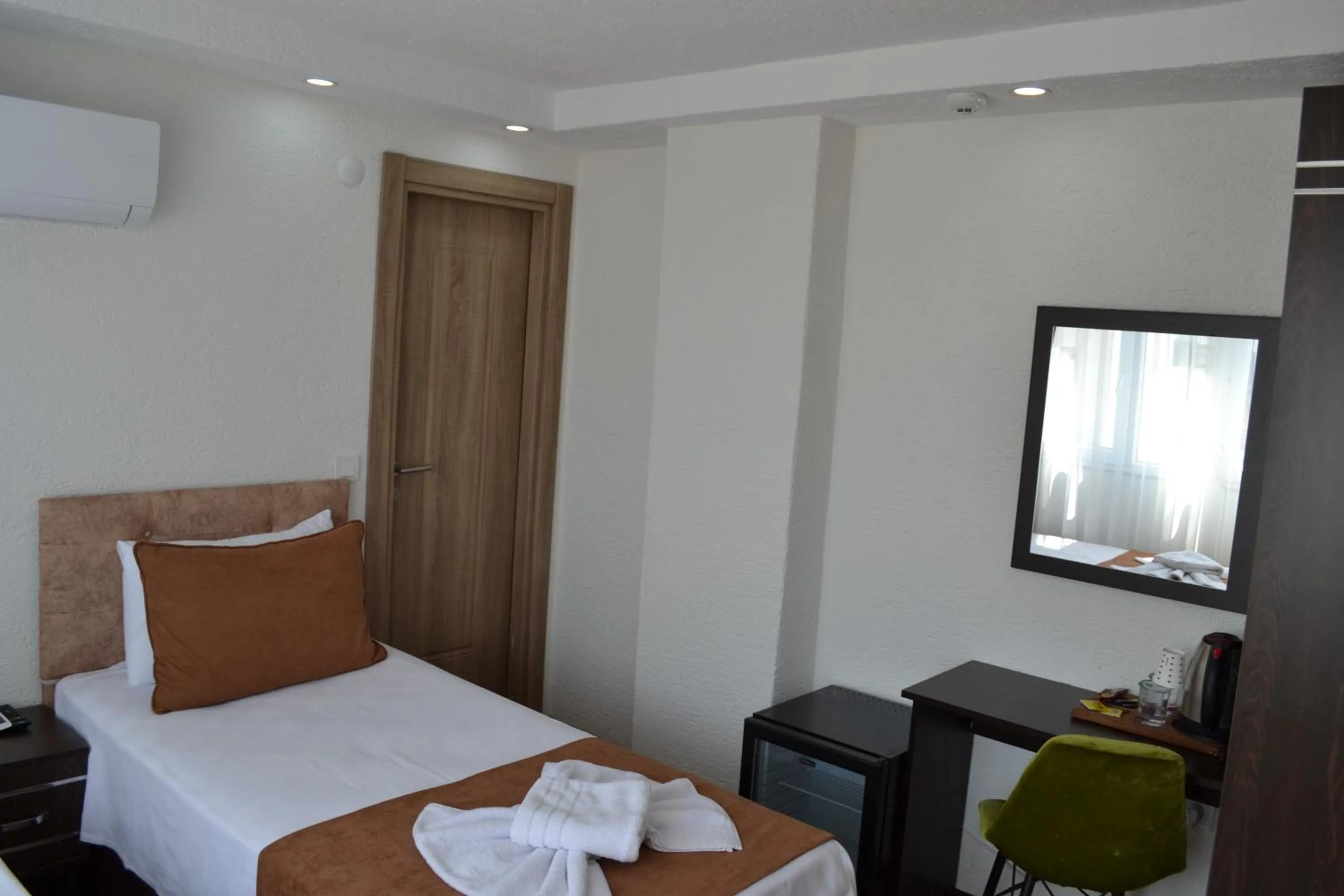 Bed in HOTEL GLOBAL 2022