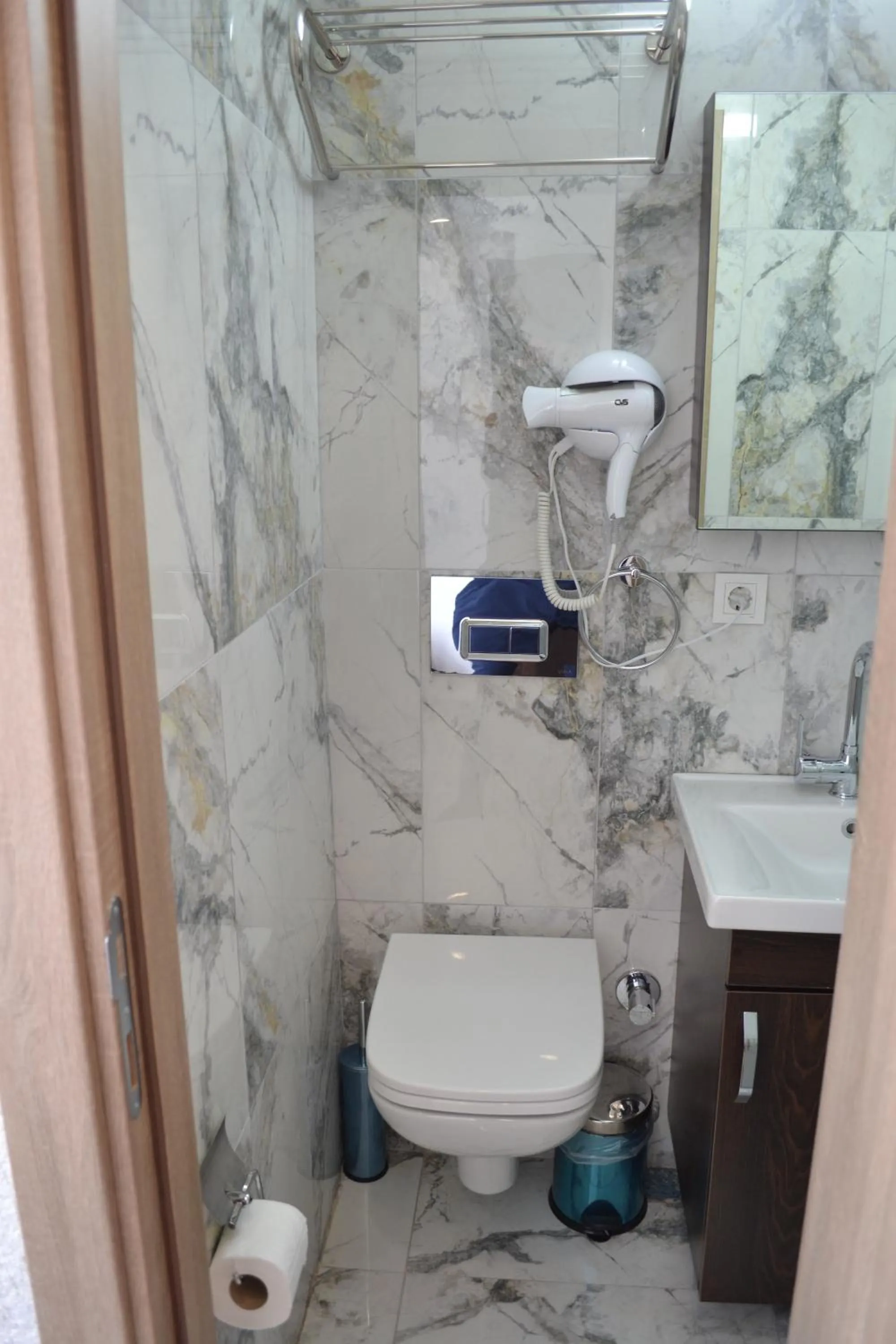 Toilet in HOTEL GLOBAL 2022