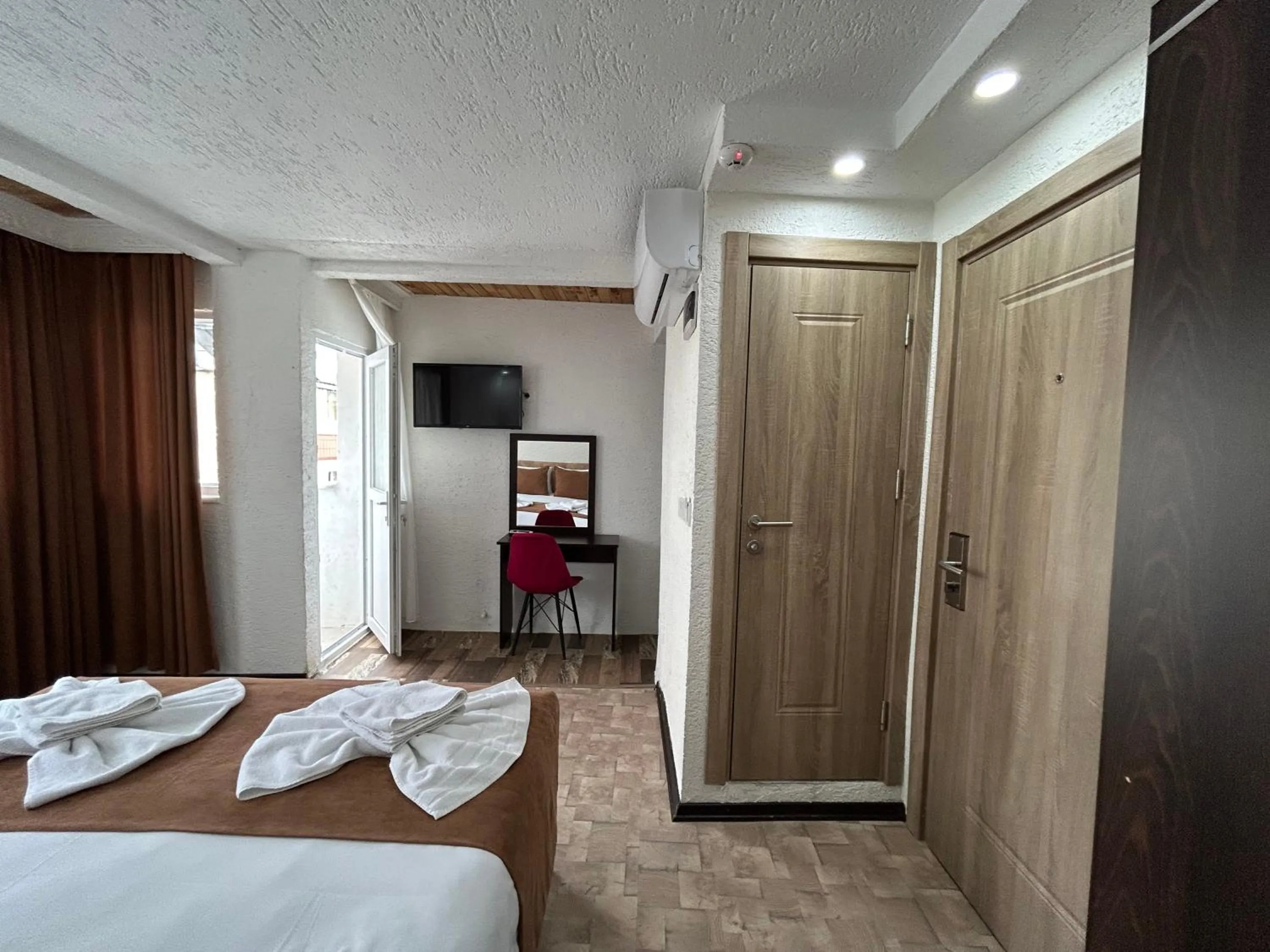 Photo of the whole room, Bed in HOTEL GLOBAL 2022