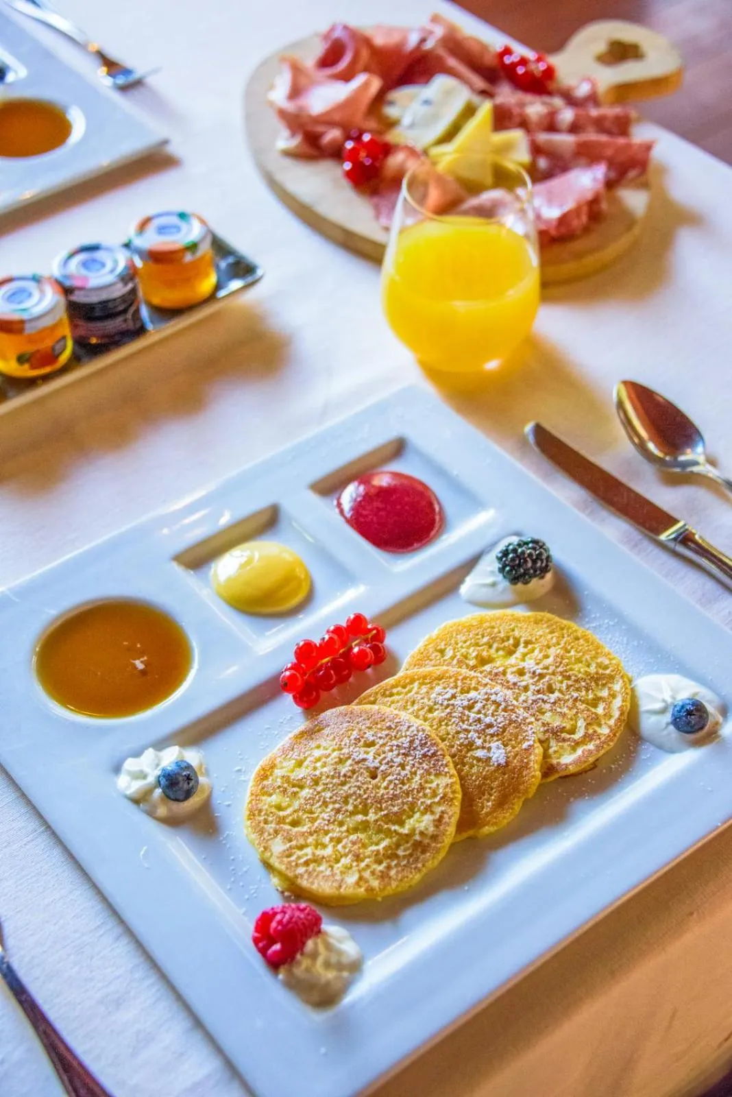 Food and drinks in Mariva Dune Suites