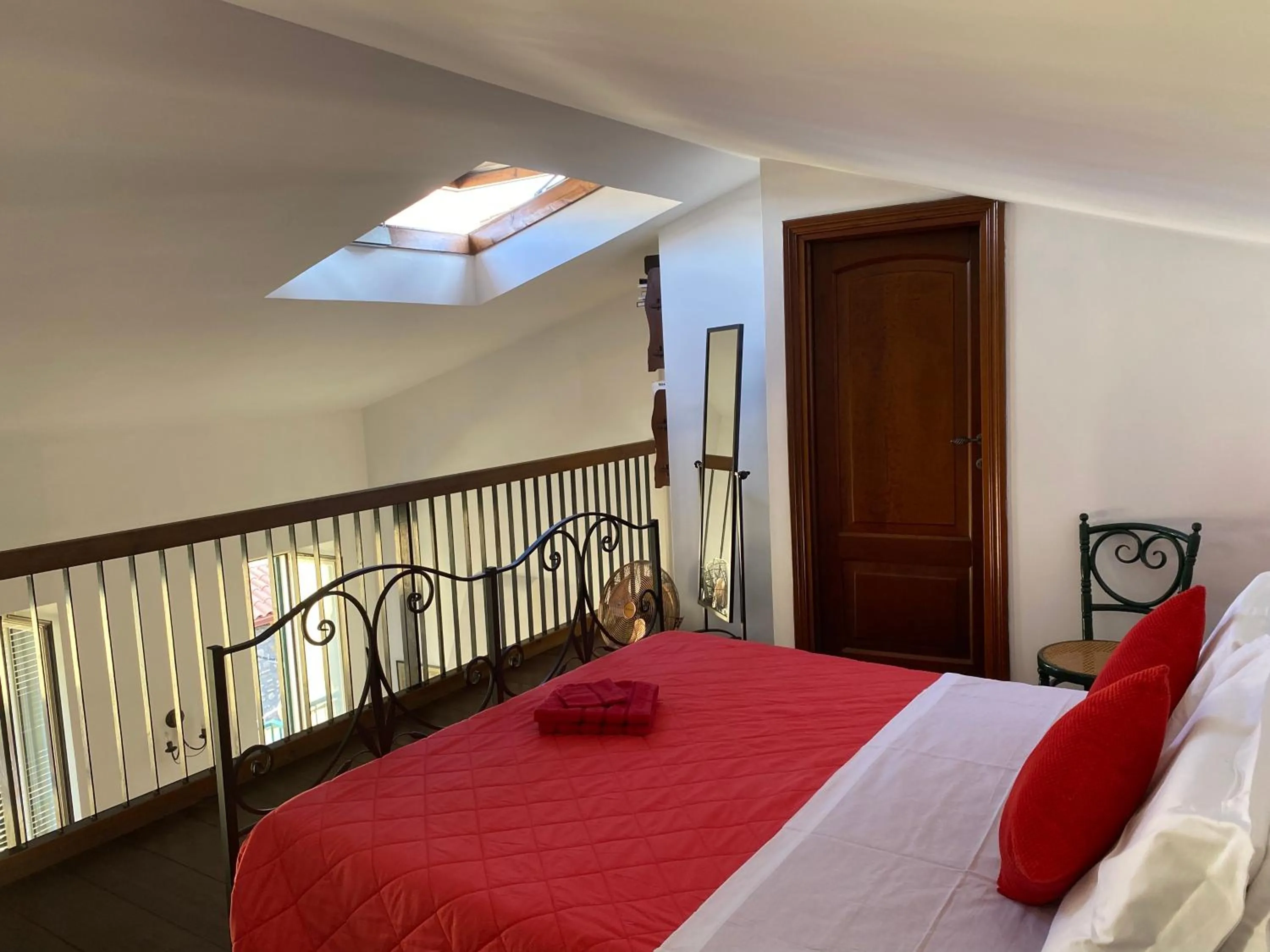 Bedroom, Bed in La luce del borgo