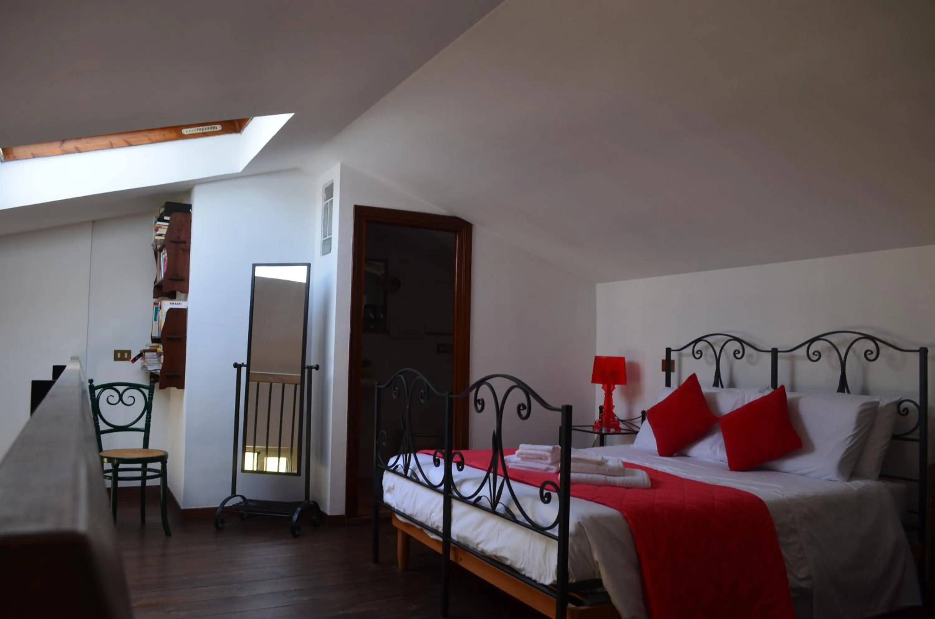 Bedroom, Bed in La luce del borgo