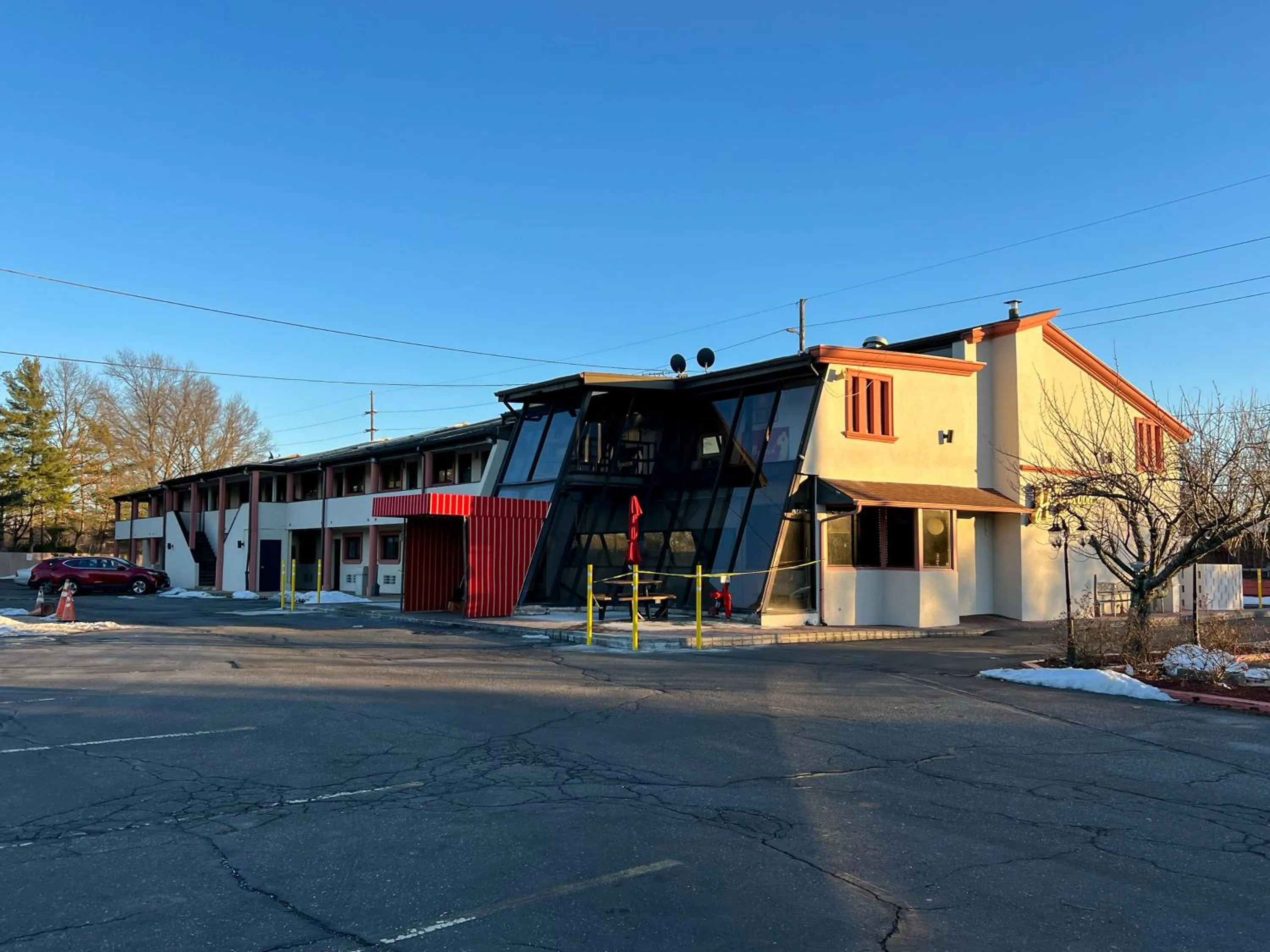 Property building in Hollywood Motel