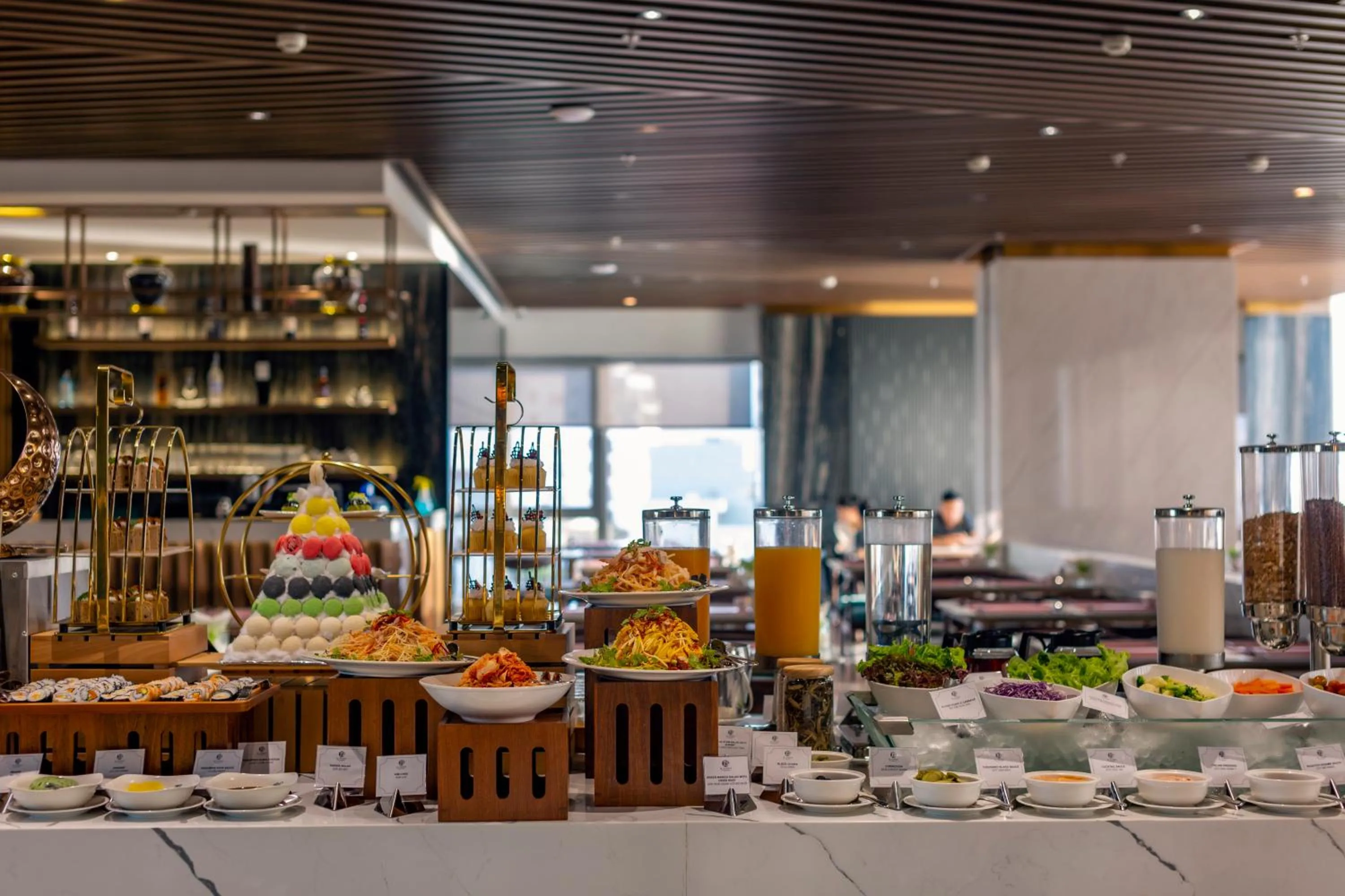 Restaurant/places to eat in Le Sands Oceanfront Danang Hotel