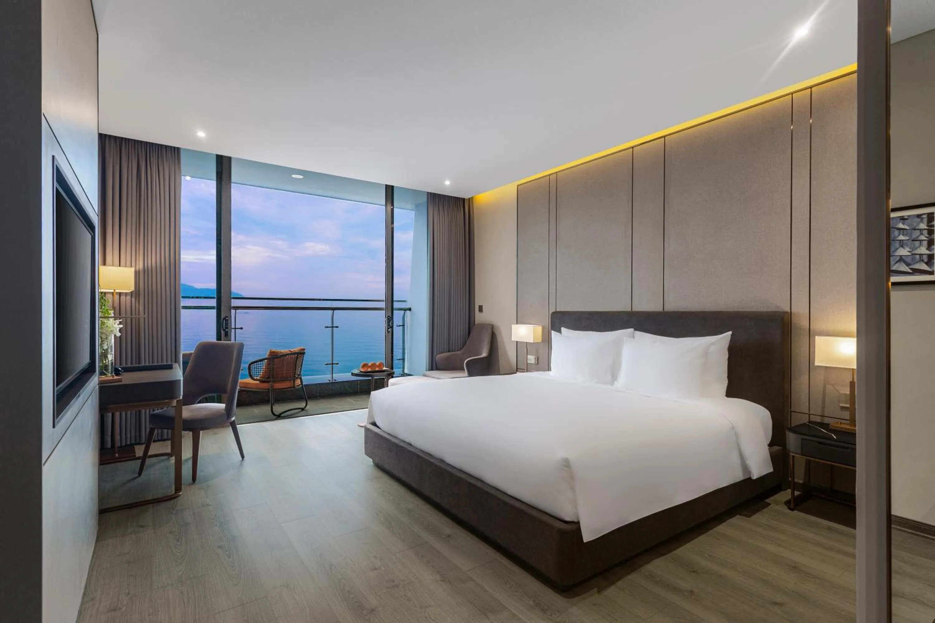 Bedroom, Bed in Le Sands Oceanfront Danang Hotel