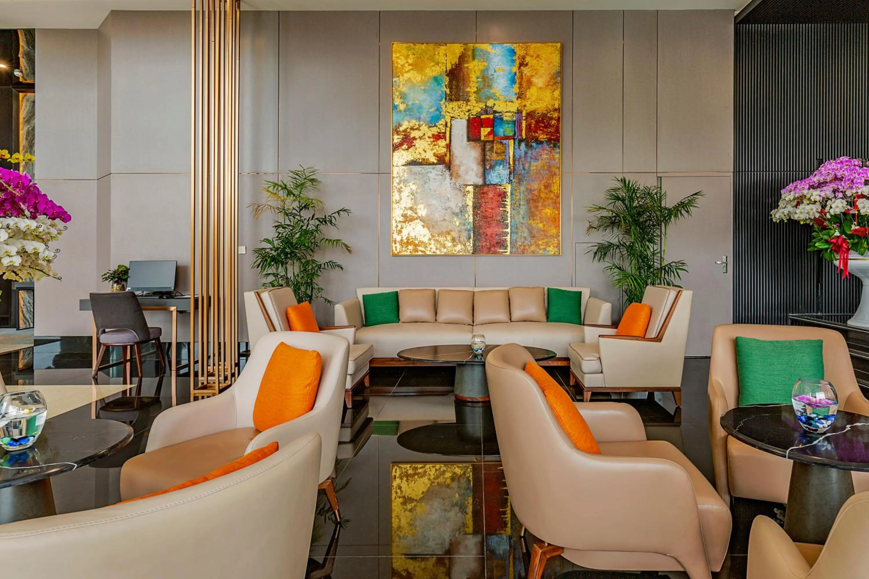 Lounge or bar in Le Sands Oceanfront Danang Hotel