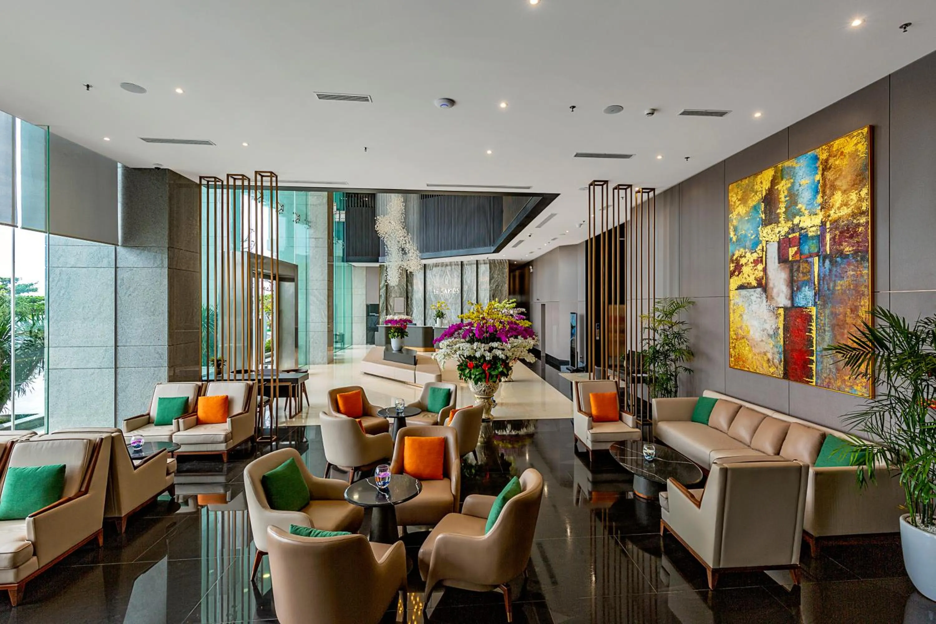 Lounge or bar in Le Sands Oceanfront Danang Hotel