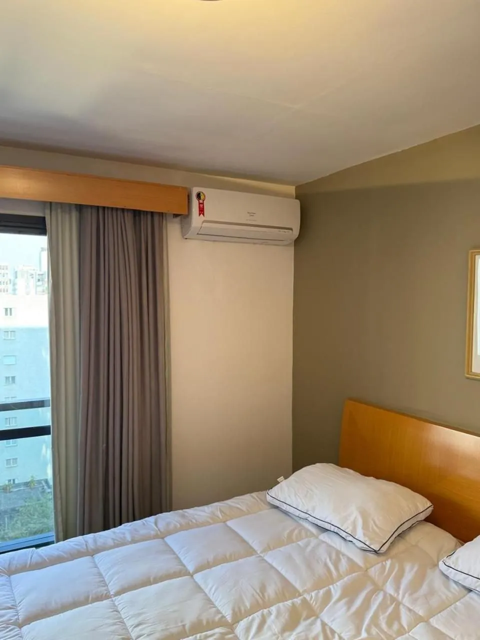 Bed in Elegant Flat Jardins - Garagem, Ar Cod,