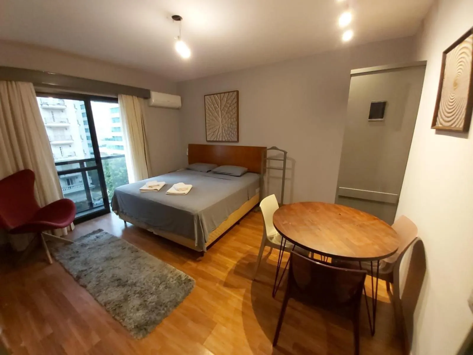 Bed in Elegant Flat Jardins - Garagem, Ar Cod,