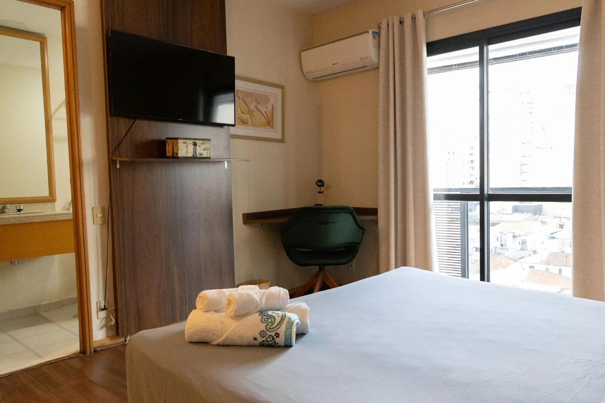 Bed in Elegant Flat Jardins - Garagem, Ar Cod,