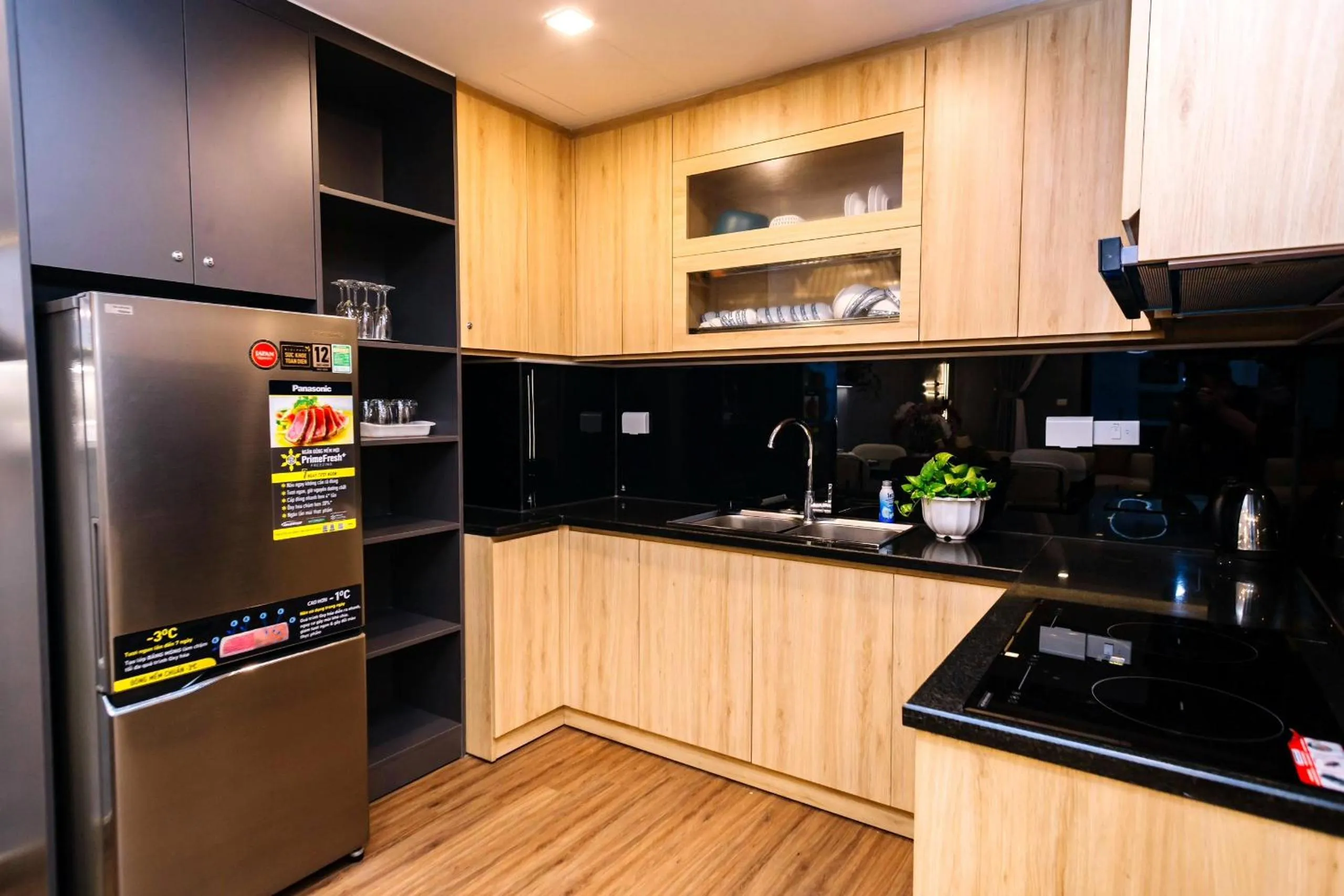 Kitchen or kitchenette in FLC Sea Tower Quy Nhon -Tran Apartment