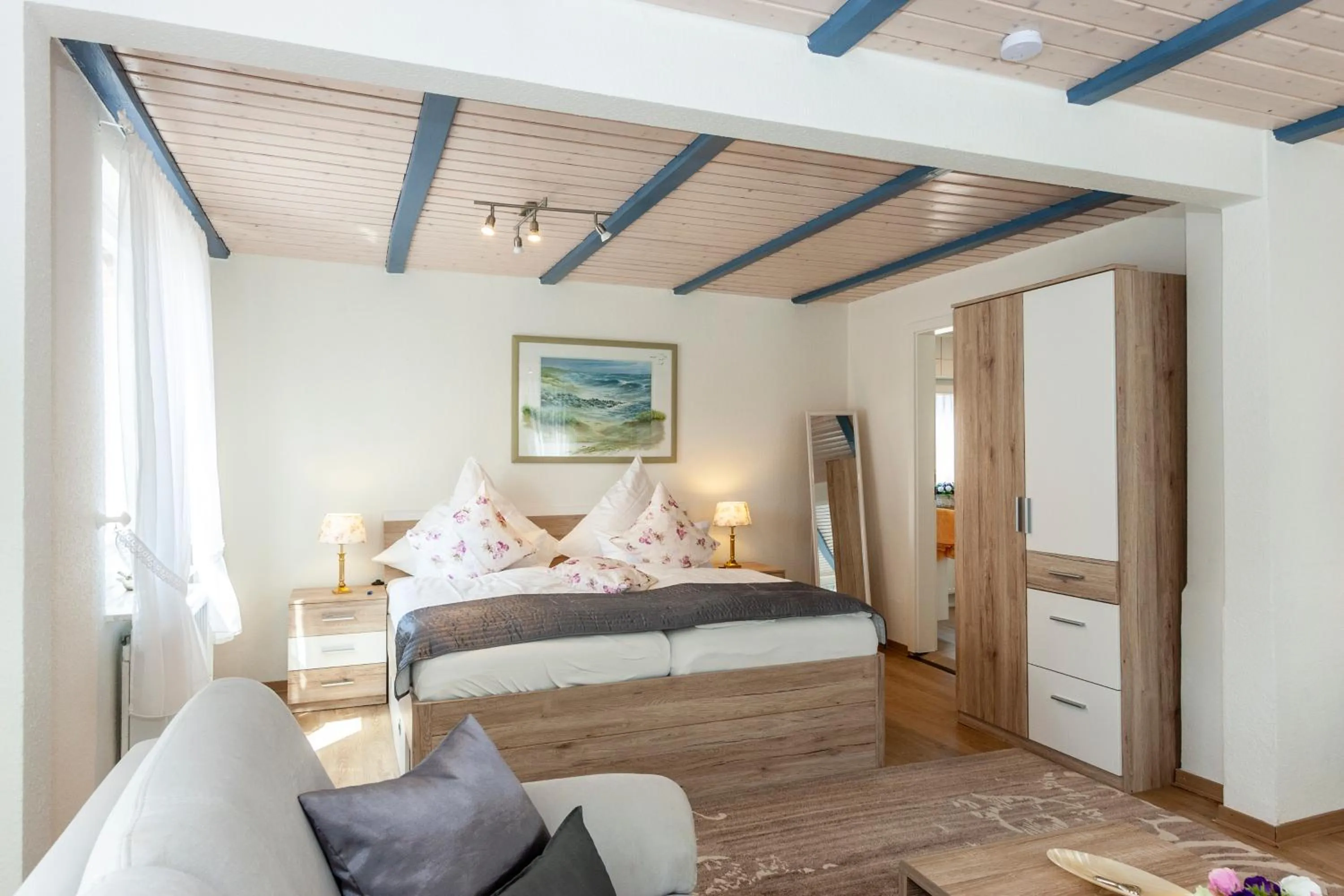 Photo of the whole room, Bed in Hotel garni NordSeerose Greetsiel