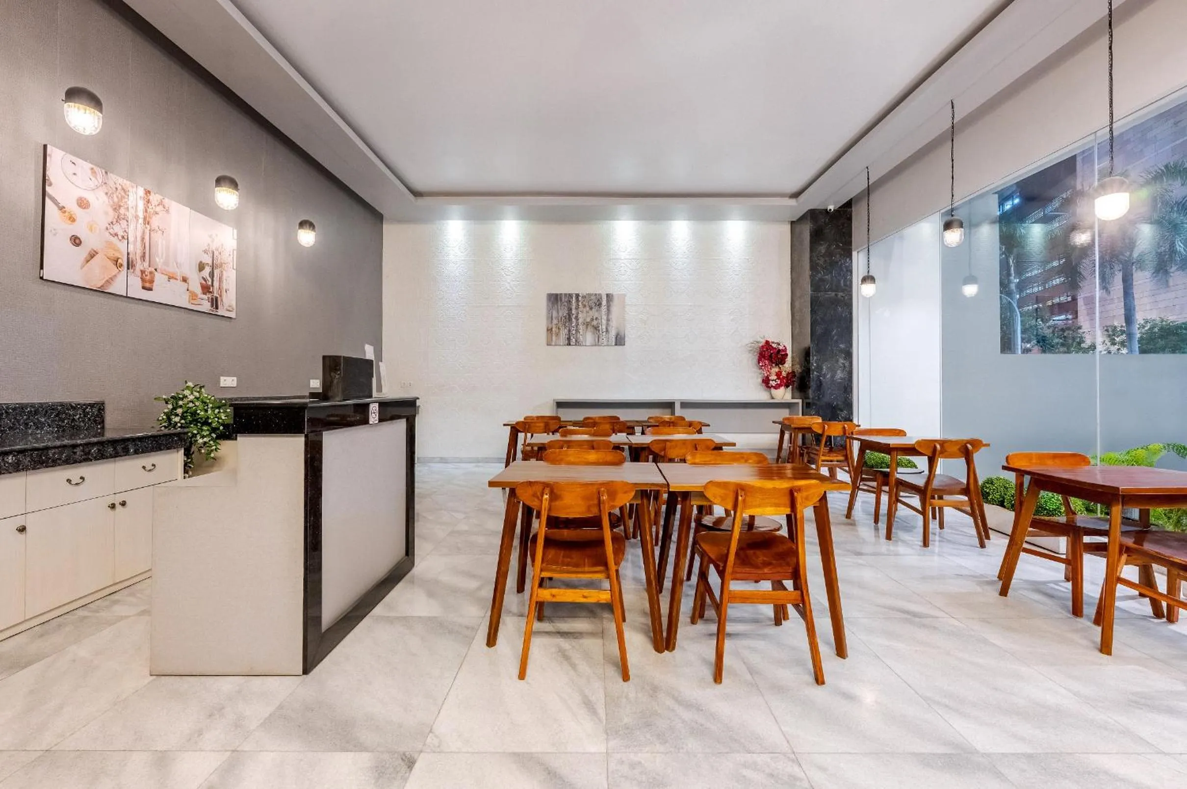 Restaurant/places to eat in Grand Thamrin Hotel