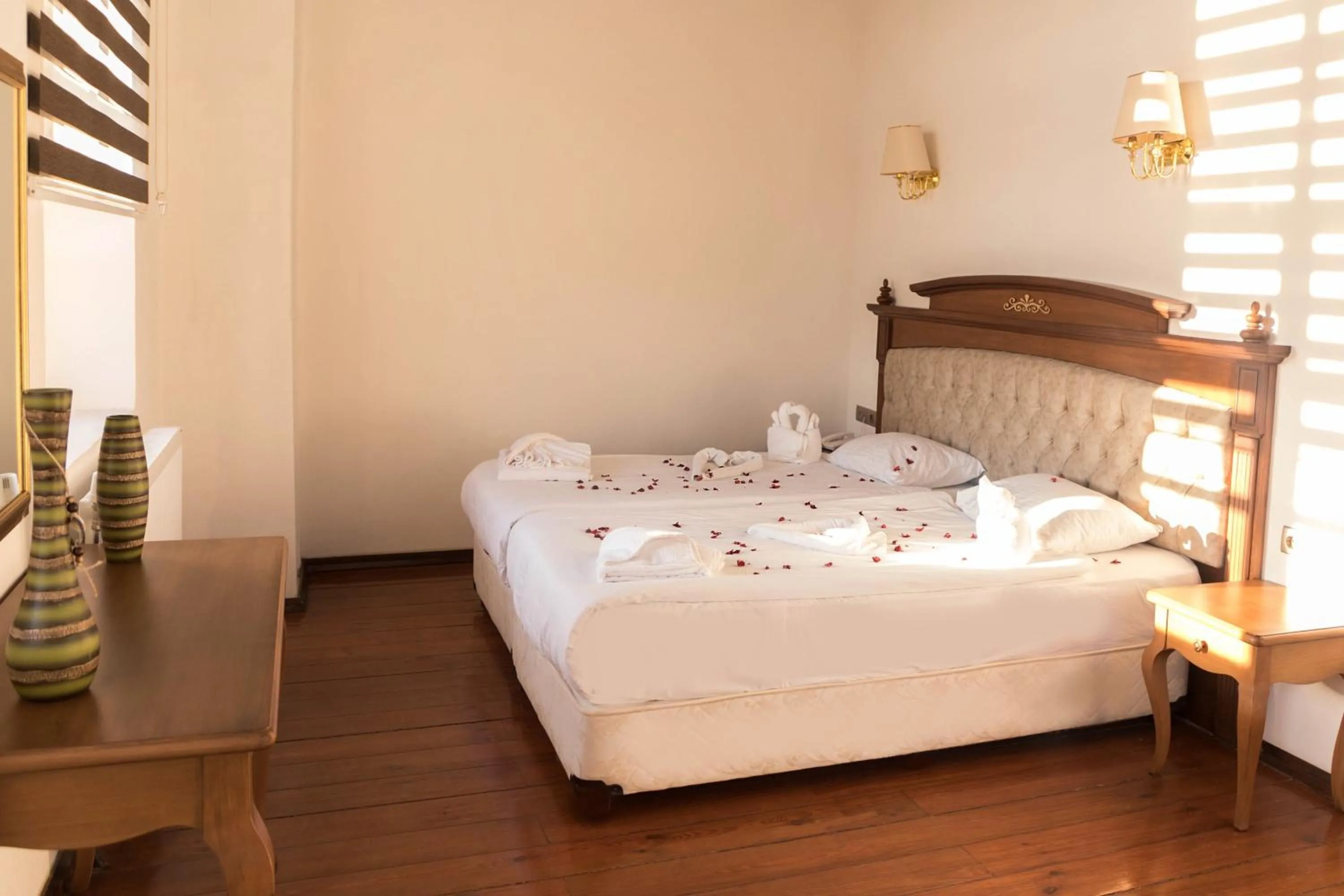 Photo of the whole room, Bed in Thrace Konak Hotel & SPA