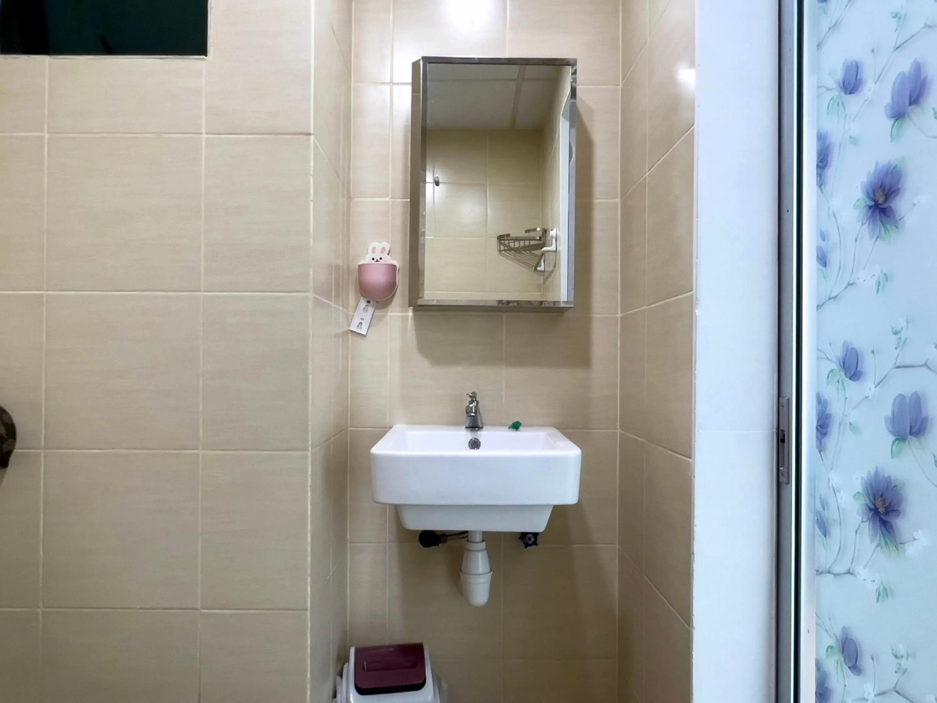 Hush Inn at ITCC Manhattan Suites