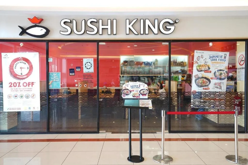 Restaurant/places to eat in Hush Inn at ITCC Manhattan Suites