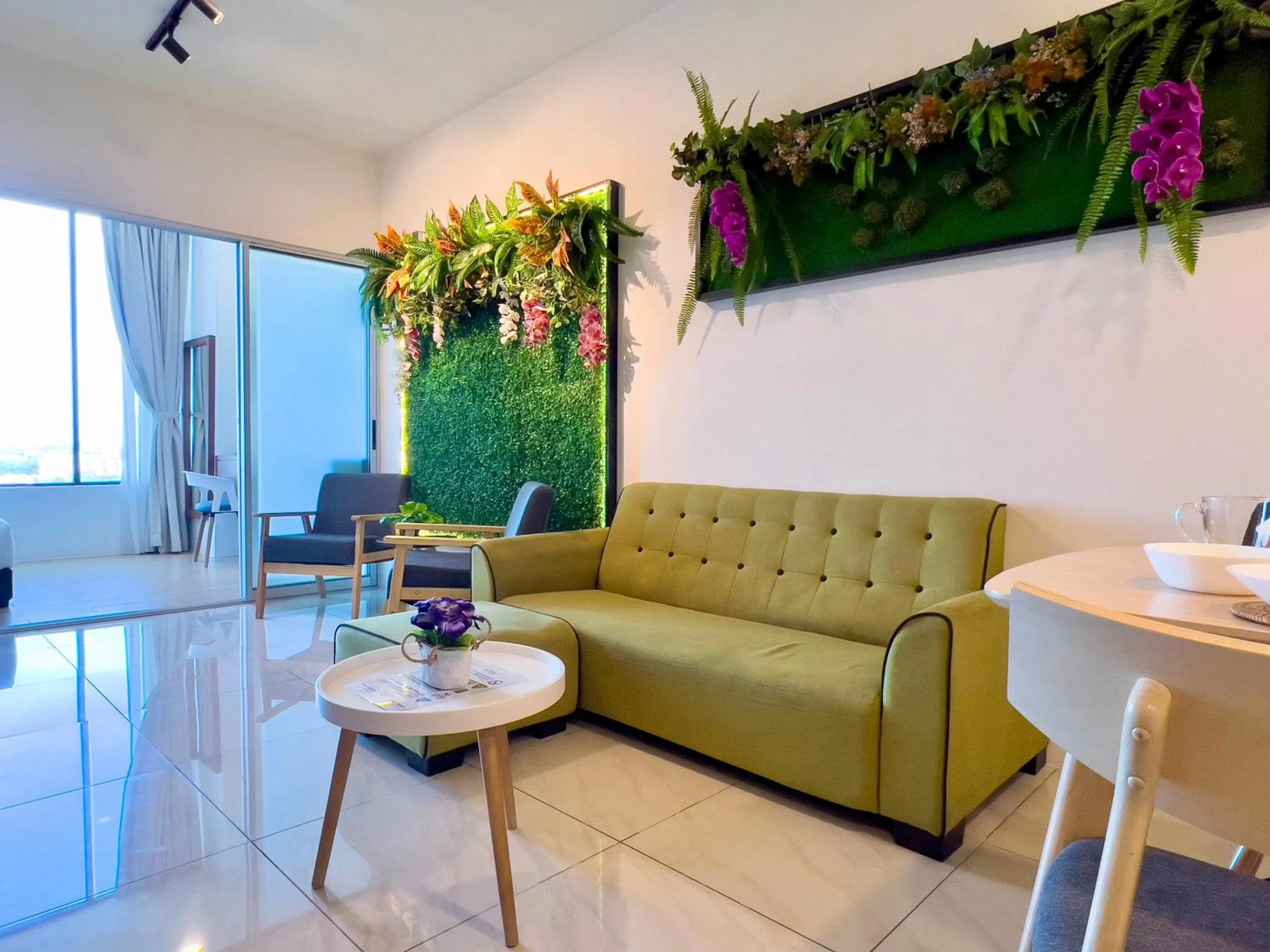 Hush Inn at ITCC Manhattan Suites