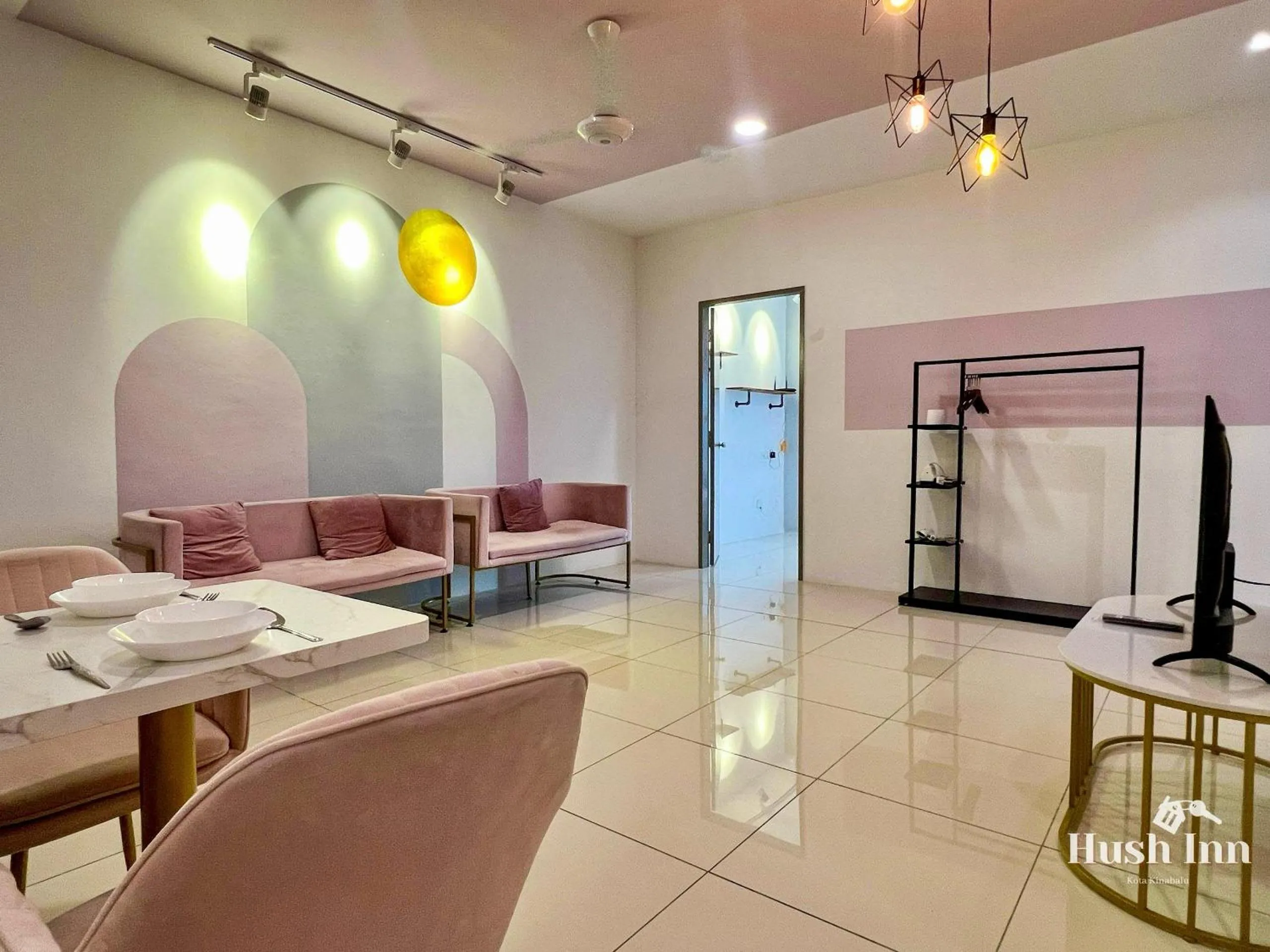 Hush Inn at ITCC Manhattan Suites