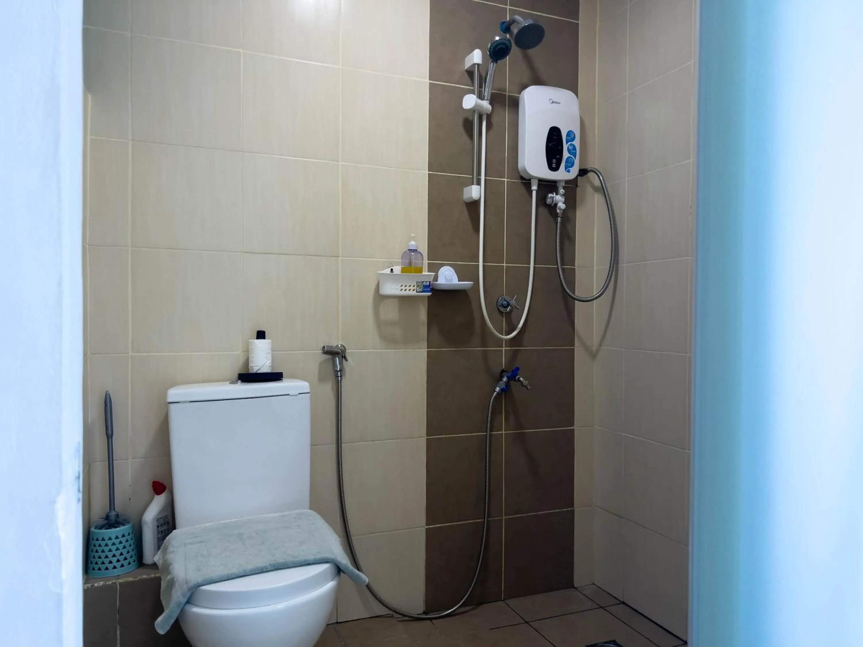 Hush Inn at ITCC Manhattan Suites