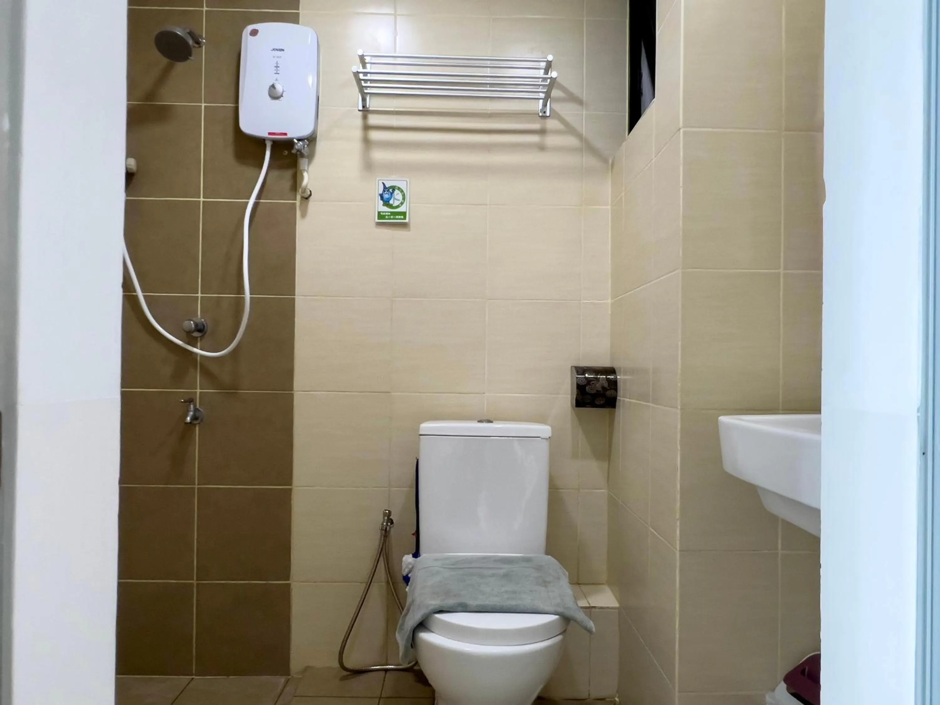 Hush Inn at ITCC Manhattan Suites