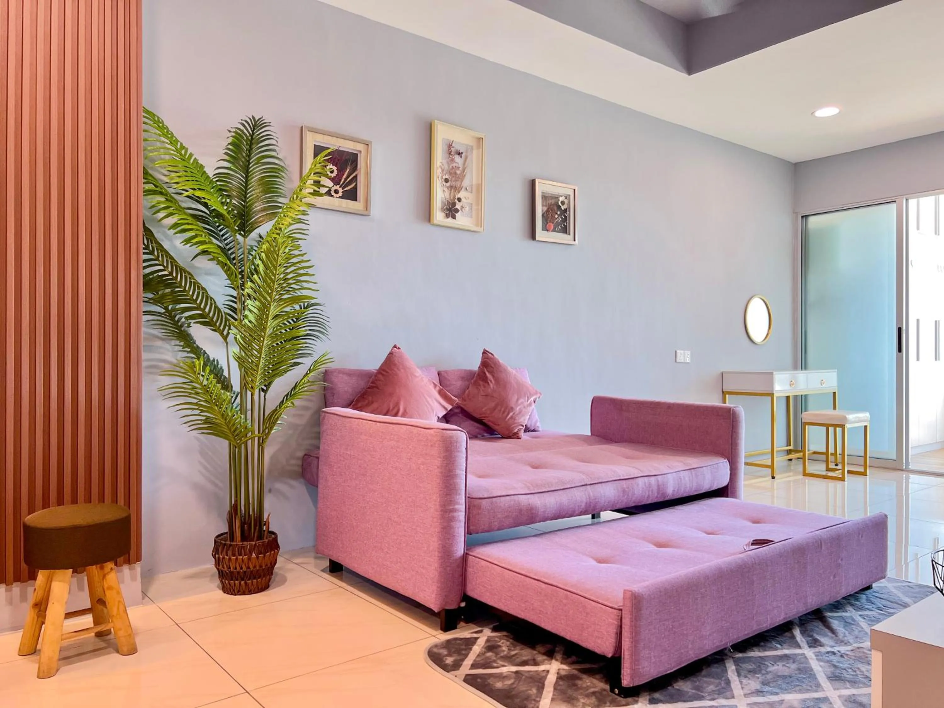 Hush Inn at ITCC Manhattan Suites