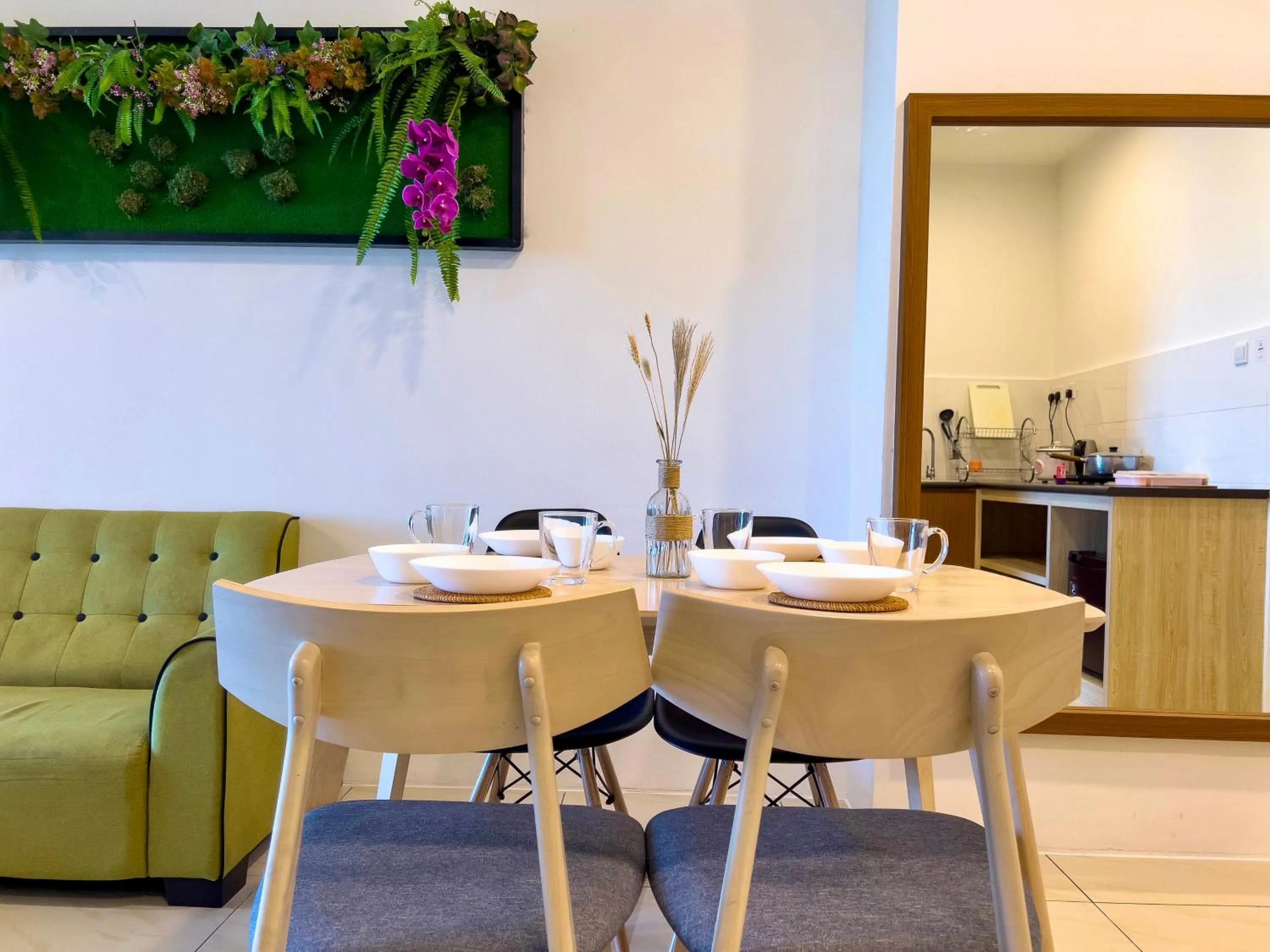 Hush Inn at ITCC Manhattan Suites