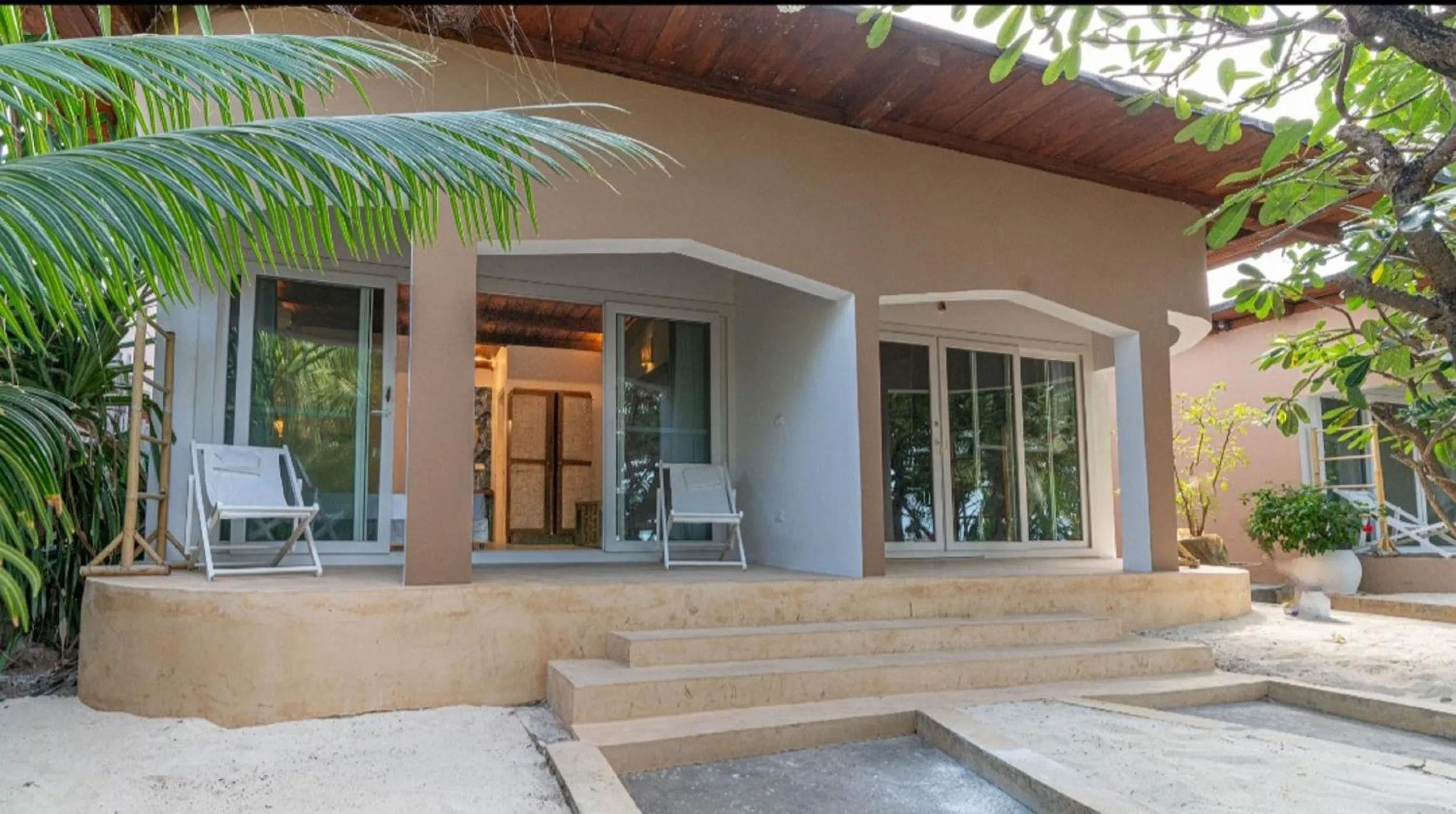 Balcony/Terrace in Coral Rocks Hotel & Restaurant
