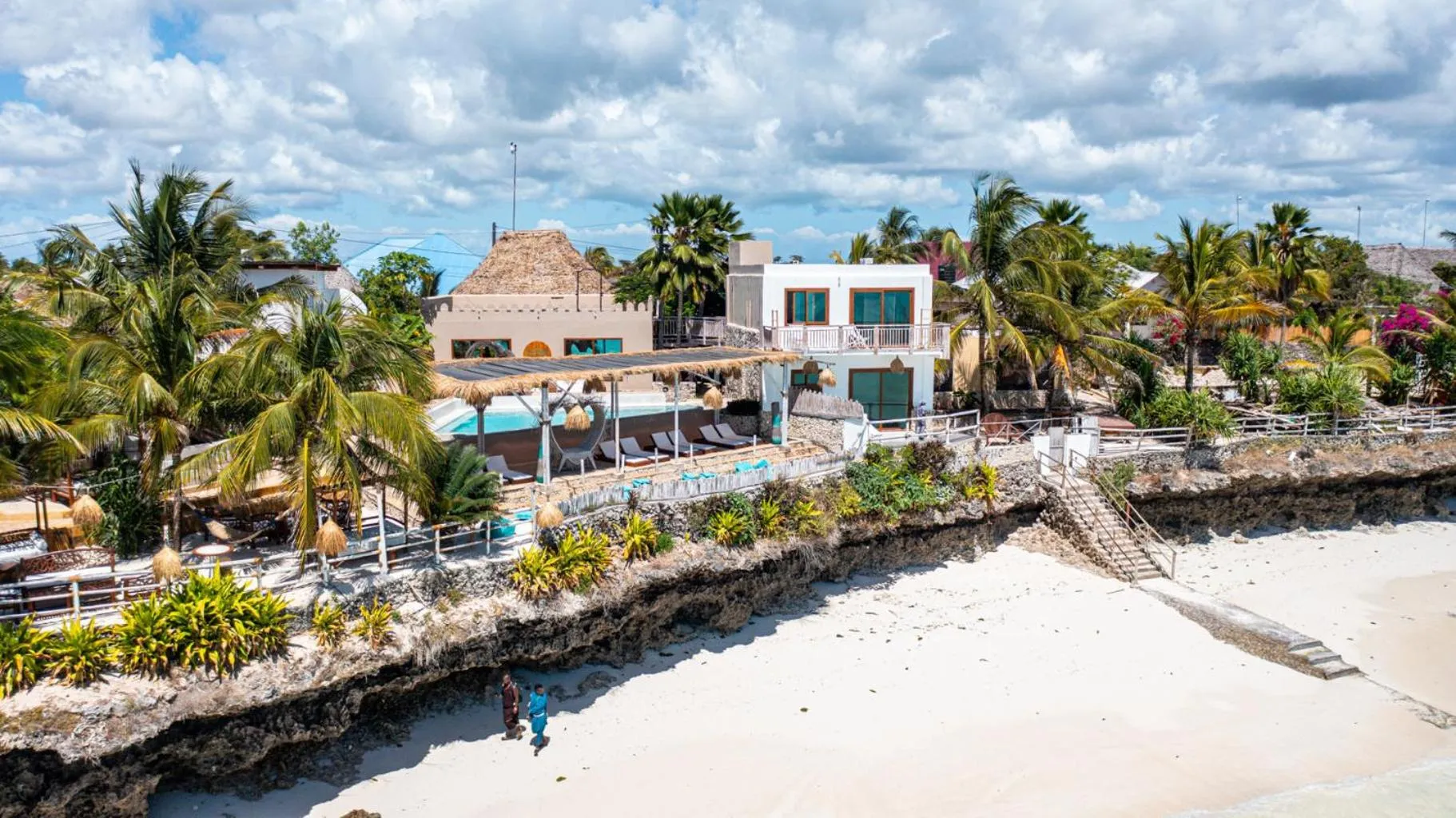 Property building in Coral Rocks Hotel & Restaurant