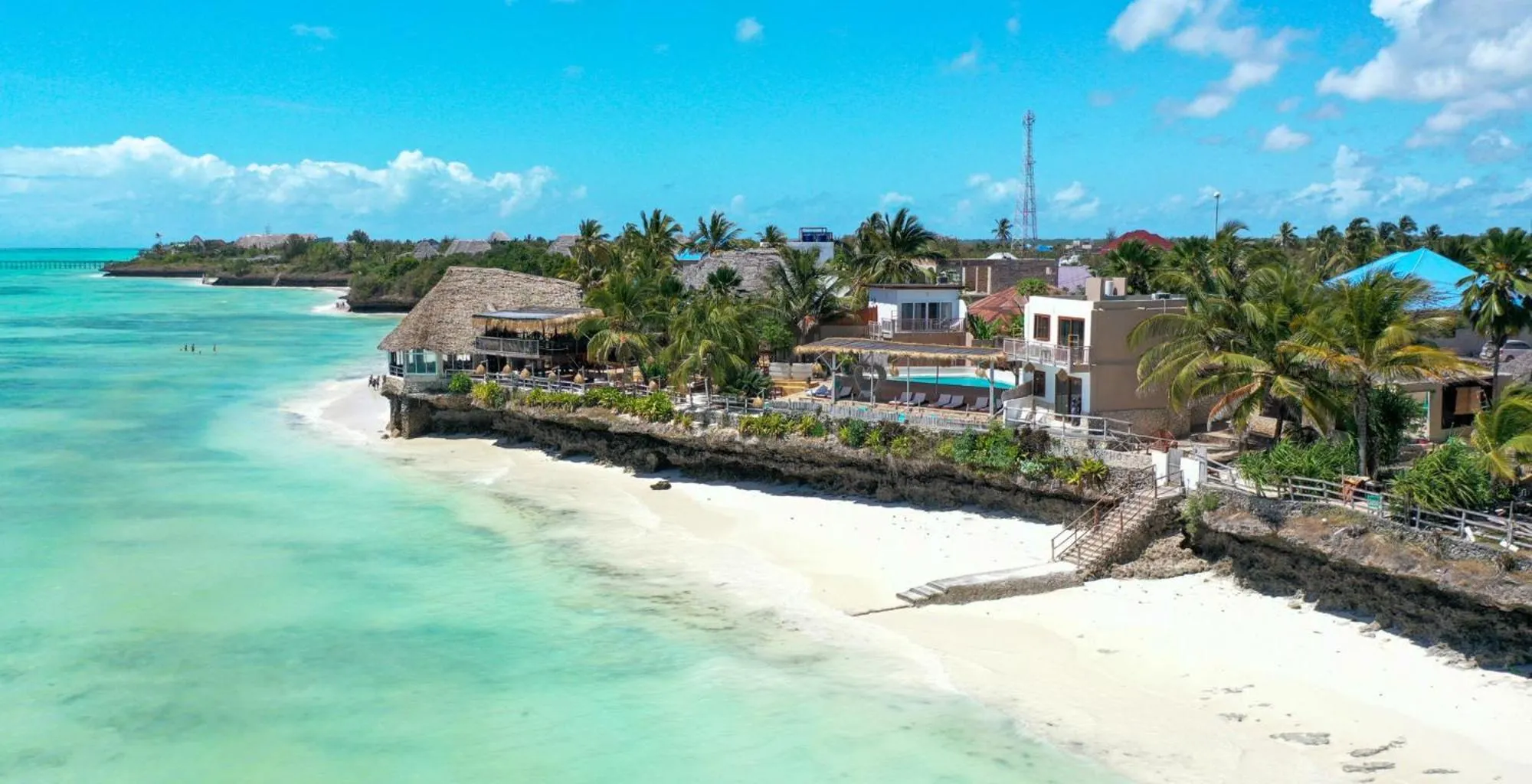 Property building in Coral Rocks Hotel & Restaurant