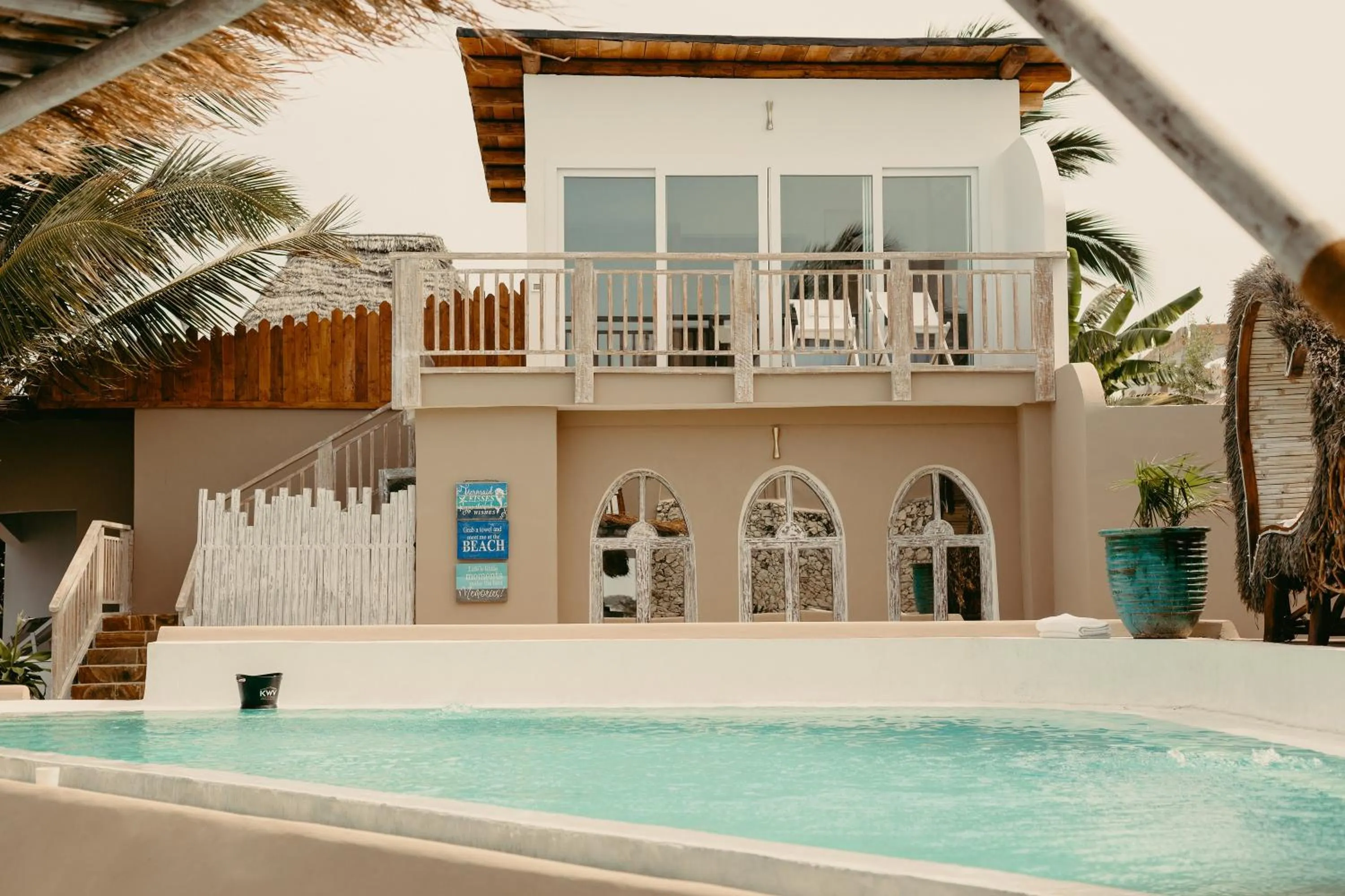 Property building in Coral Rocks Hotel & Restaurant