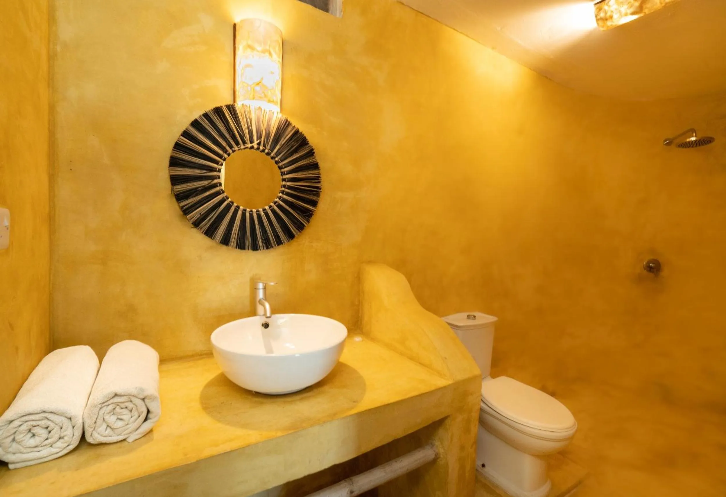 Bathroom in Coral Rocks Hotel & Restaurant