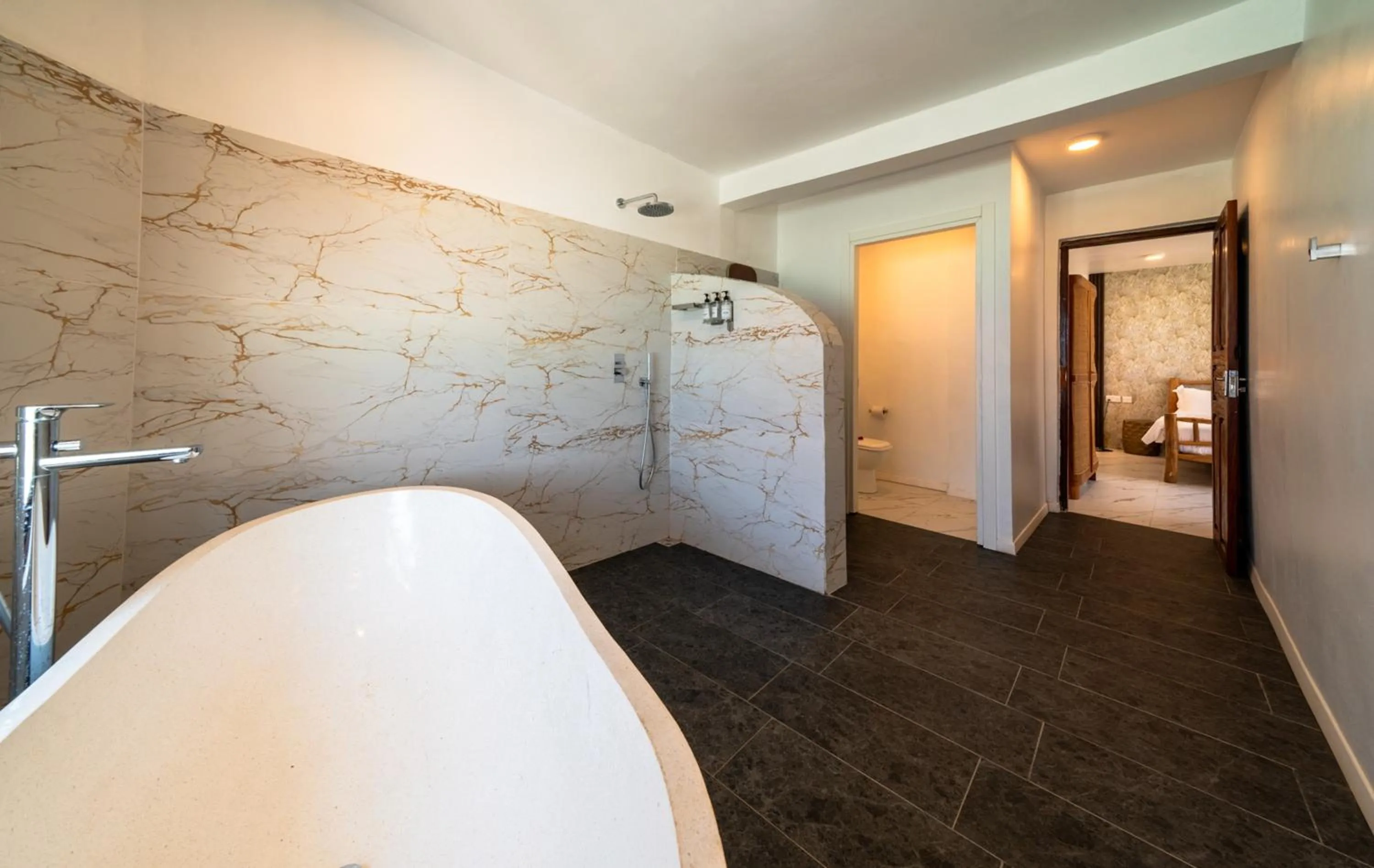 Toilet in Coral Rocks Hotel & Restaurant