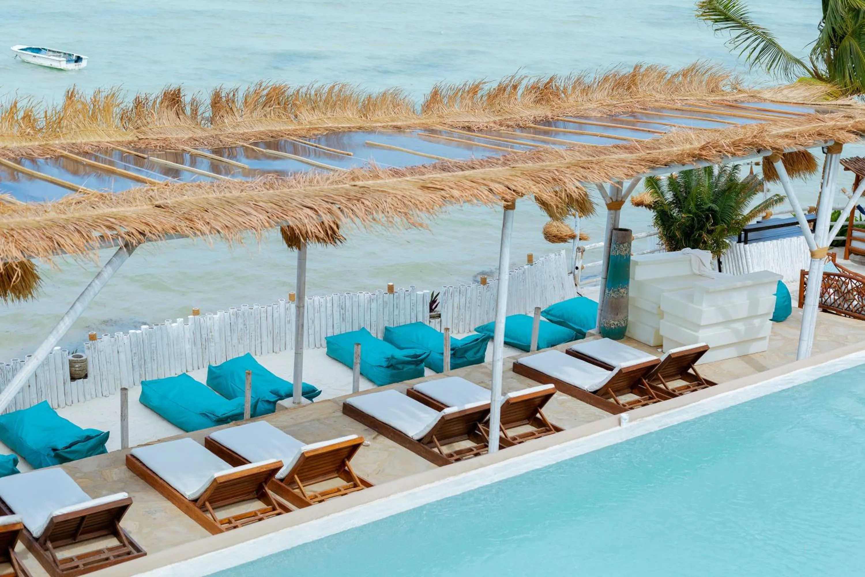 Beach in Coral Rocks Hotel & Restaurant