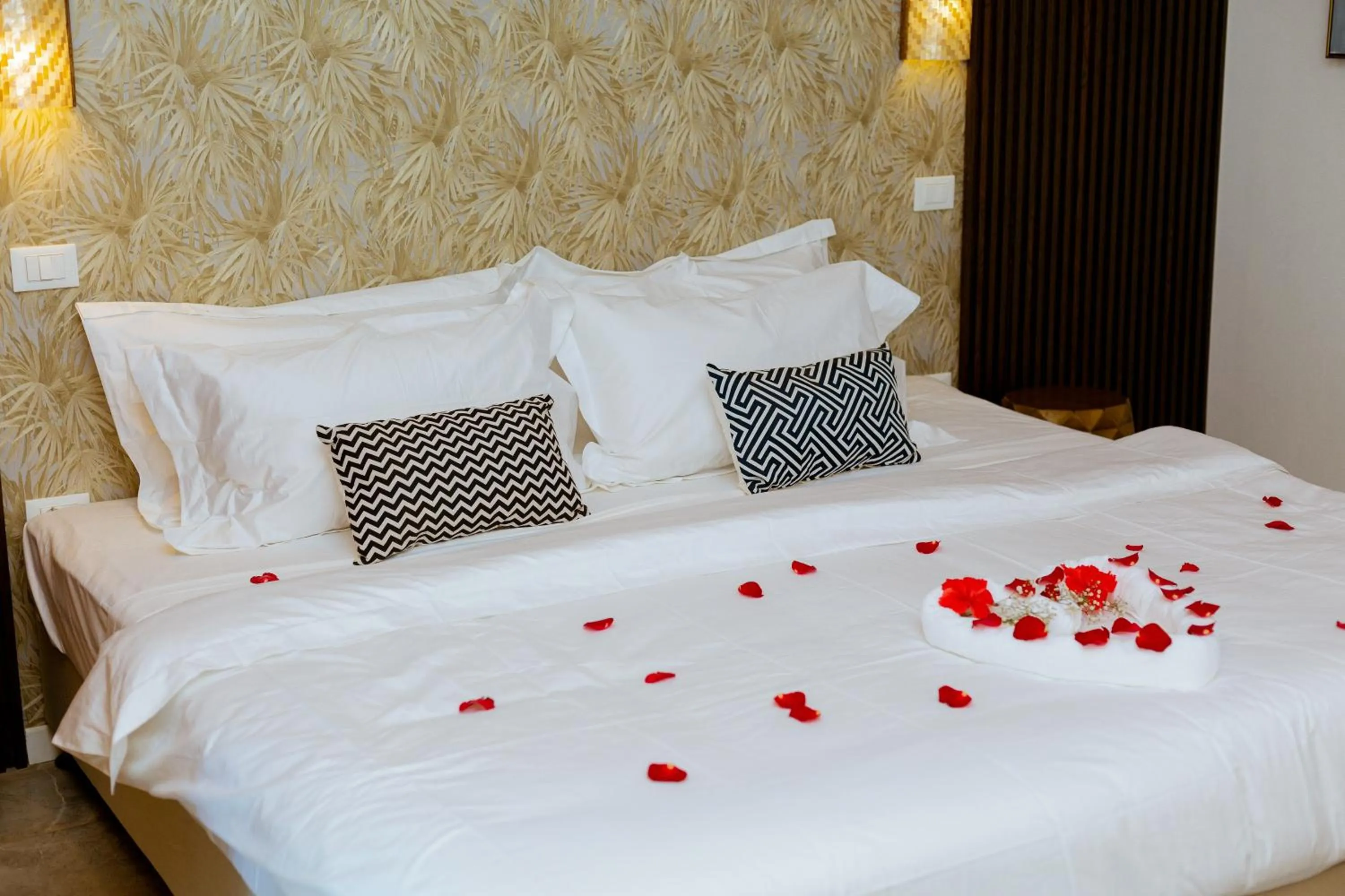 Bed in Coral Rocks Hotel & Restaurant