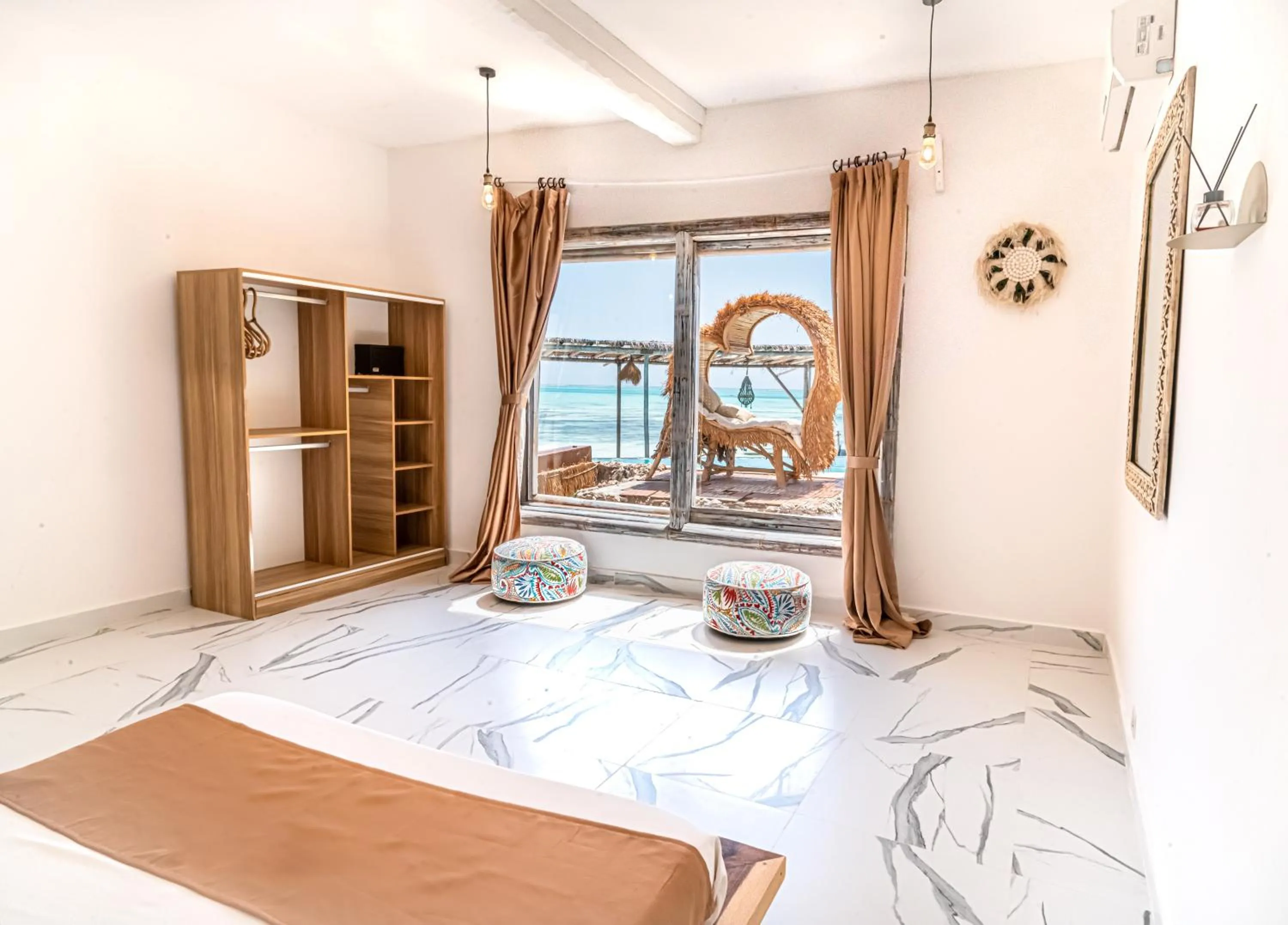 Pool view, Bed in Coral Rocks Hotel & Restaurant